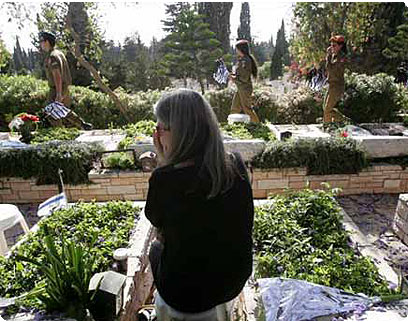 שלושה בני עורב by shirelozer - Illustrated by שיר-אל עוזר - Ourboox.com