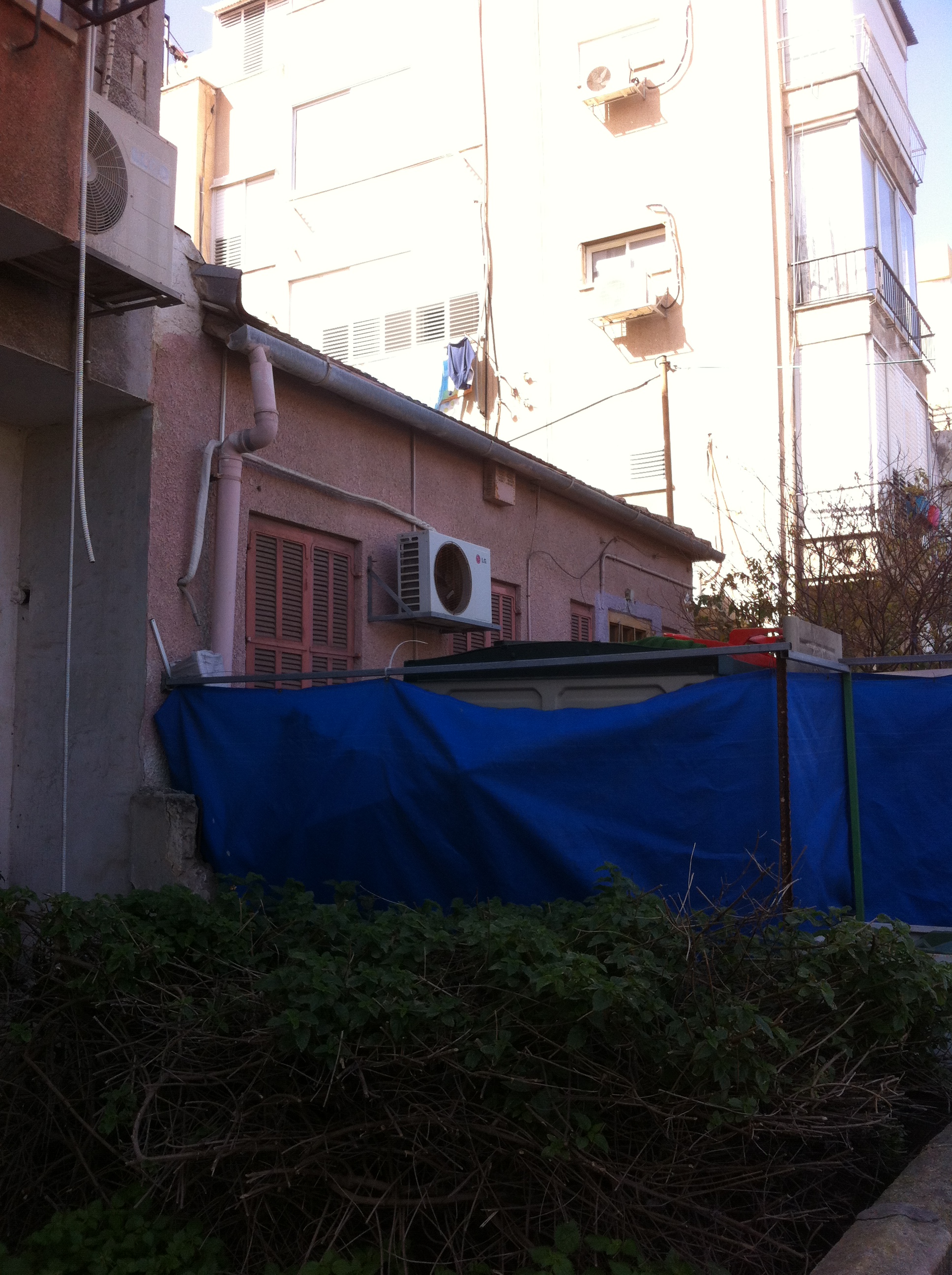 Two Little Houses by Mel Rosenberg - מל רוזנברג - Ourboox.com