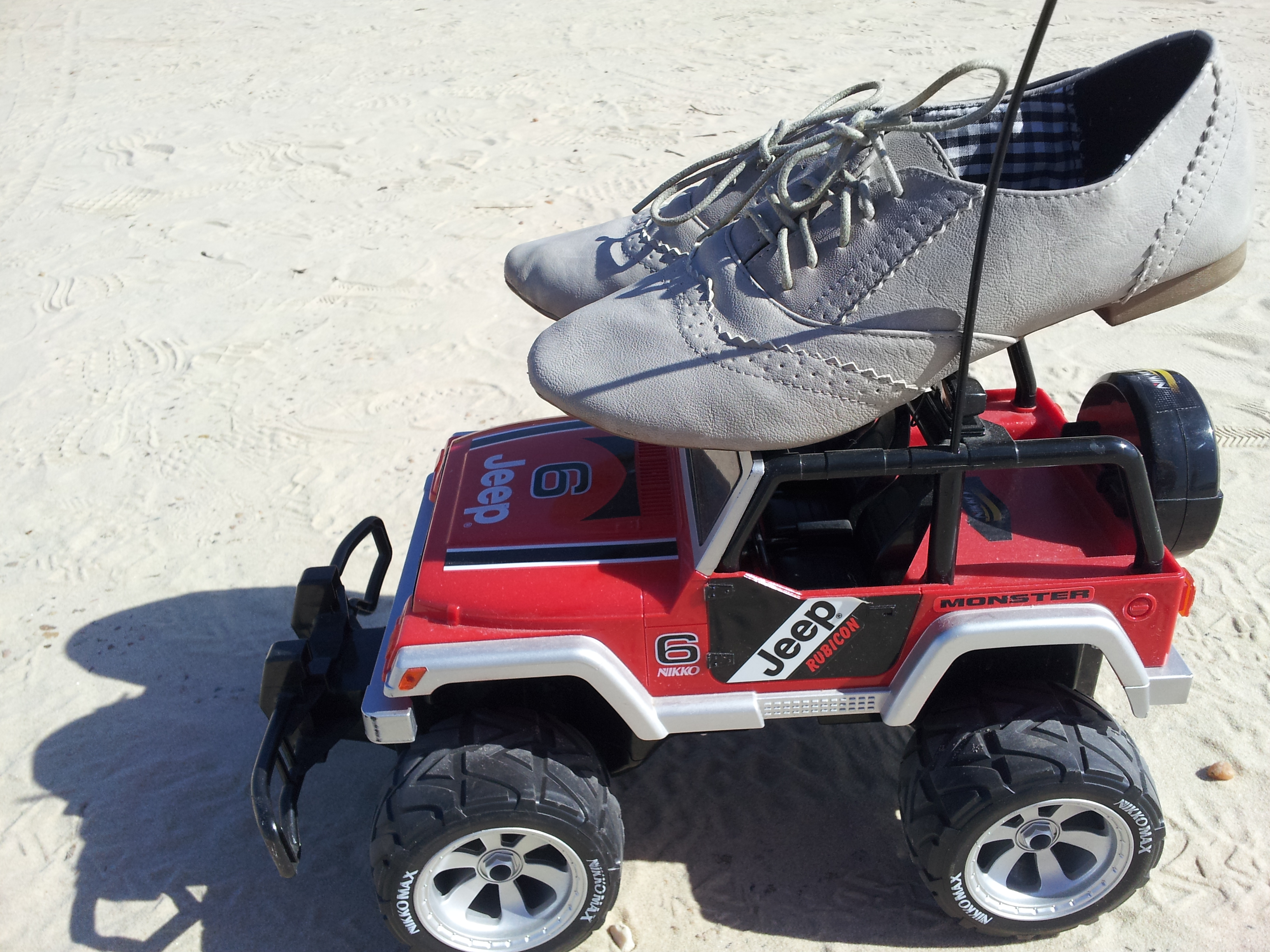 אחת ושתיים by Sigal Magen - Illustrated by צילומים: סיגל מגן - Ourboox.com