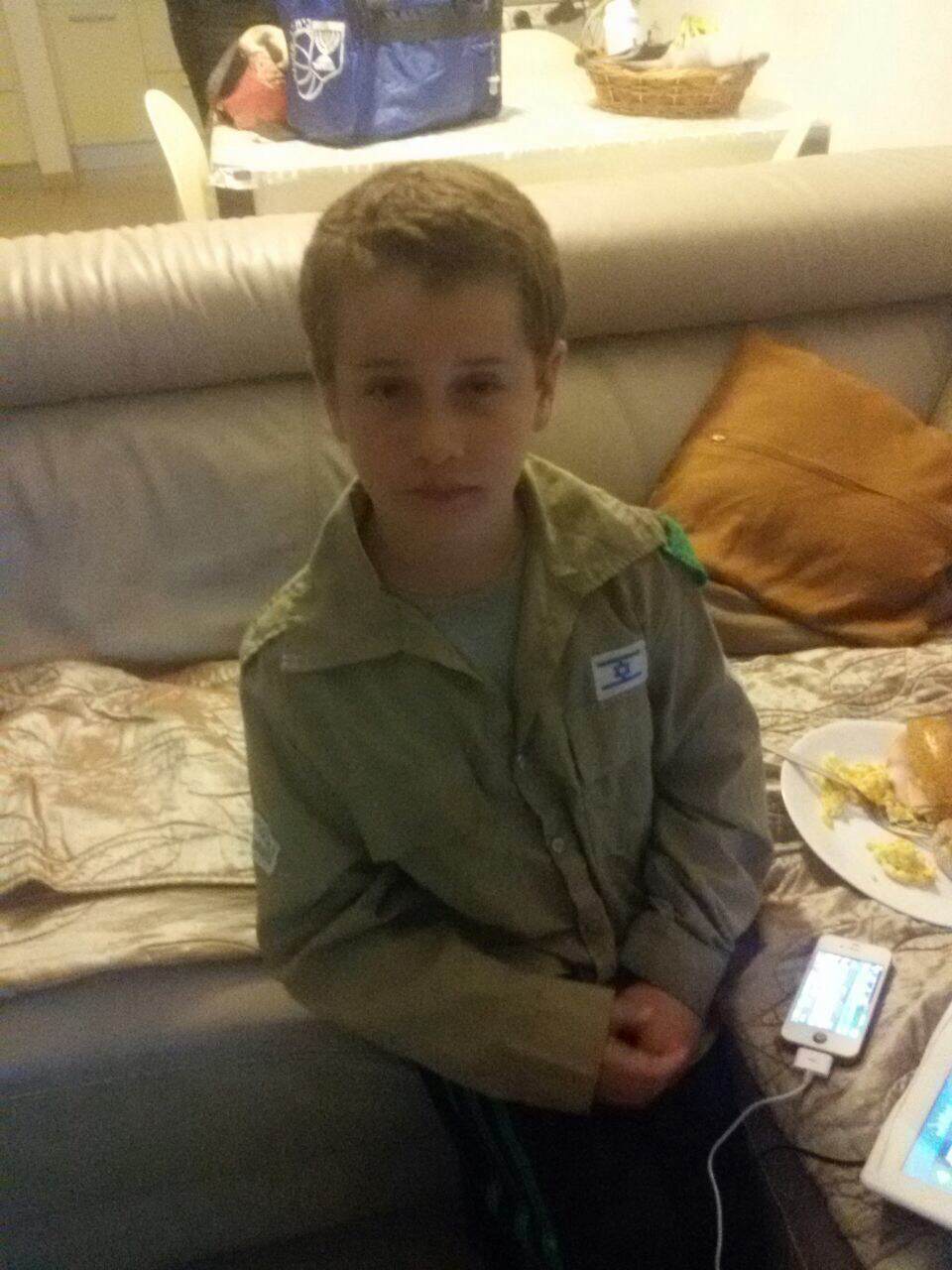 ma famille by omri birk - Illustrated by Omri Birk - Ourboox.com