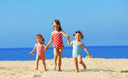 הקיץ שלנו by ofriger - Illustrated by אריאל לאוטן, קורין אשכנזי, אופיר דכס ועפרי גרשוני - Ourboox.com