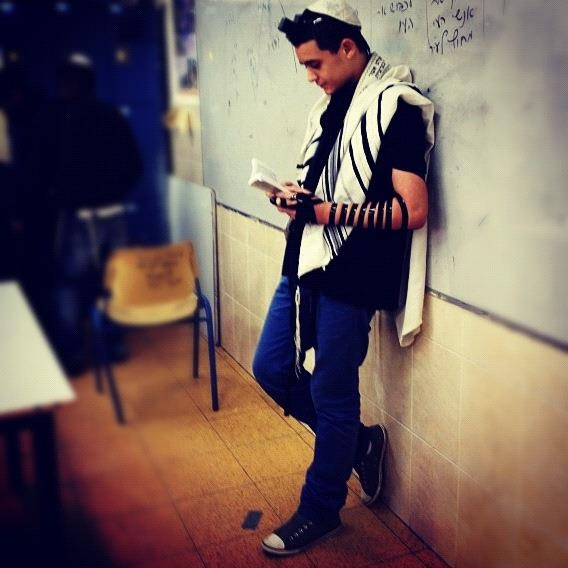 אחי היפה by sapir amsalem - Illustrated by ספיר - Ourboox.com