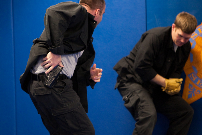 Jimmy Jones and the one eyed hitman by dror ishai - Illustrated by Dror 