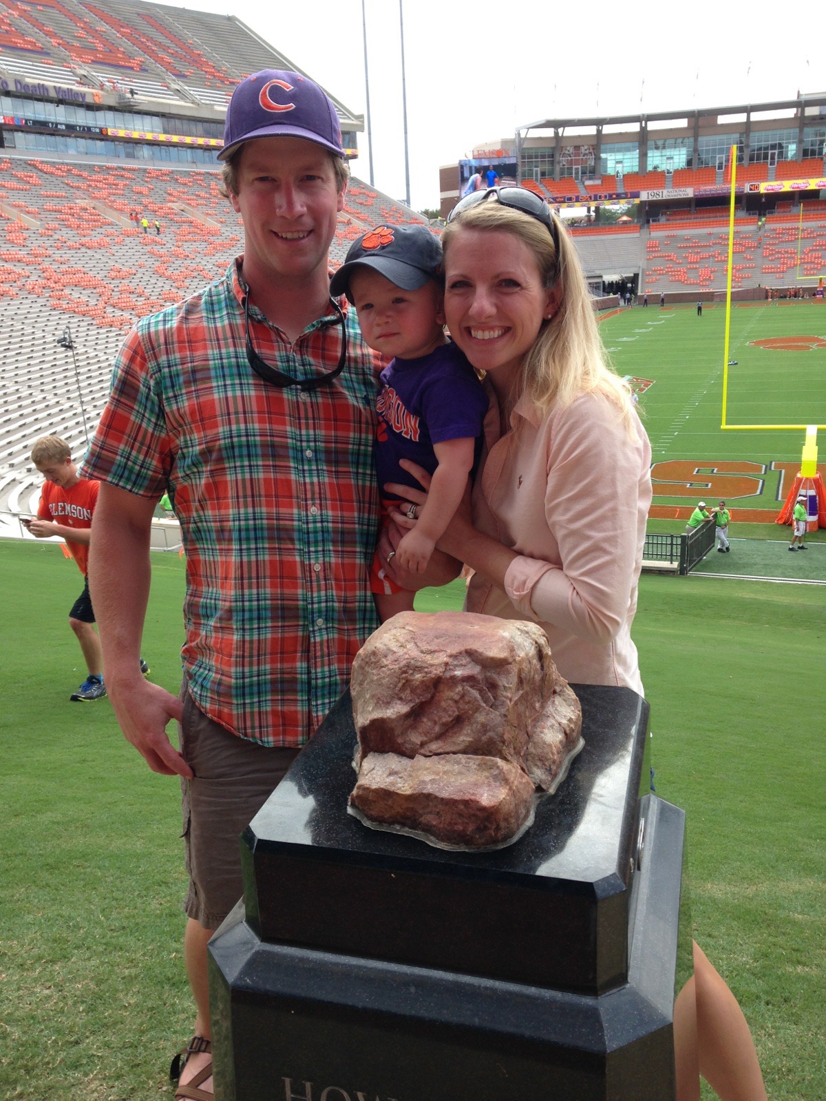 Reeves by Sandra Maddox - Illustrated by GiGi - Ourboox.com