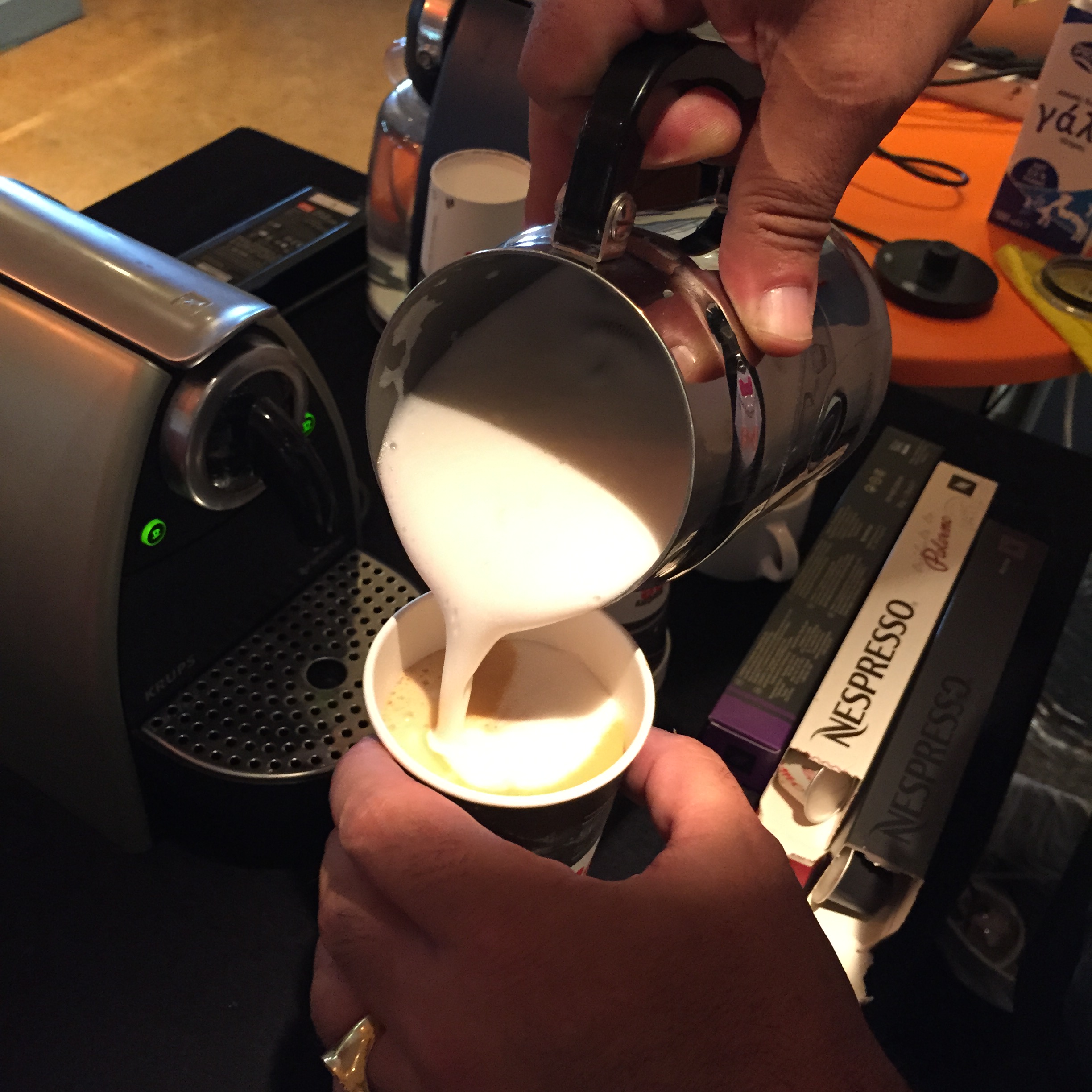 Enon’s Coffee Bar at Stream 2015 by Mel Rosenberg - מל רוזנברג - Ourboox.com