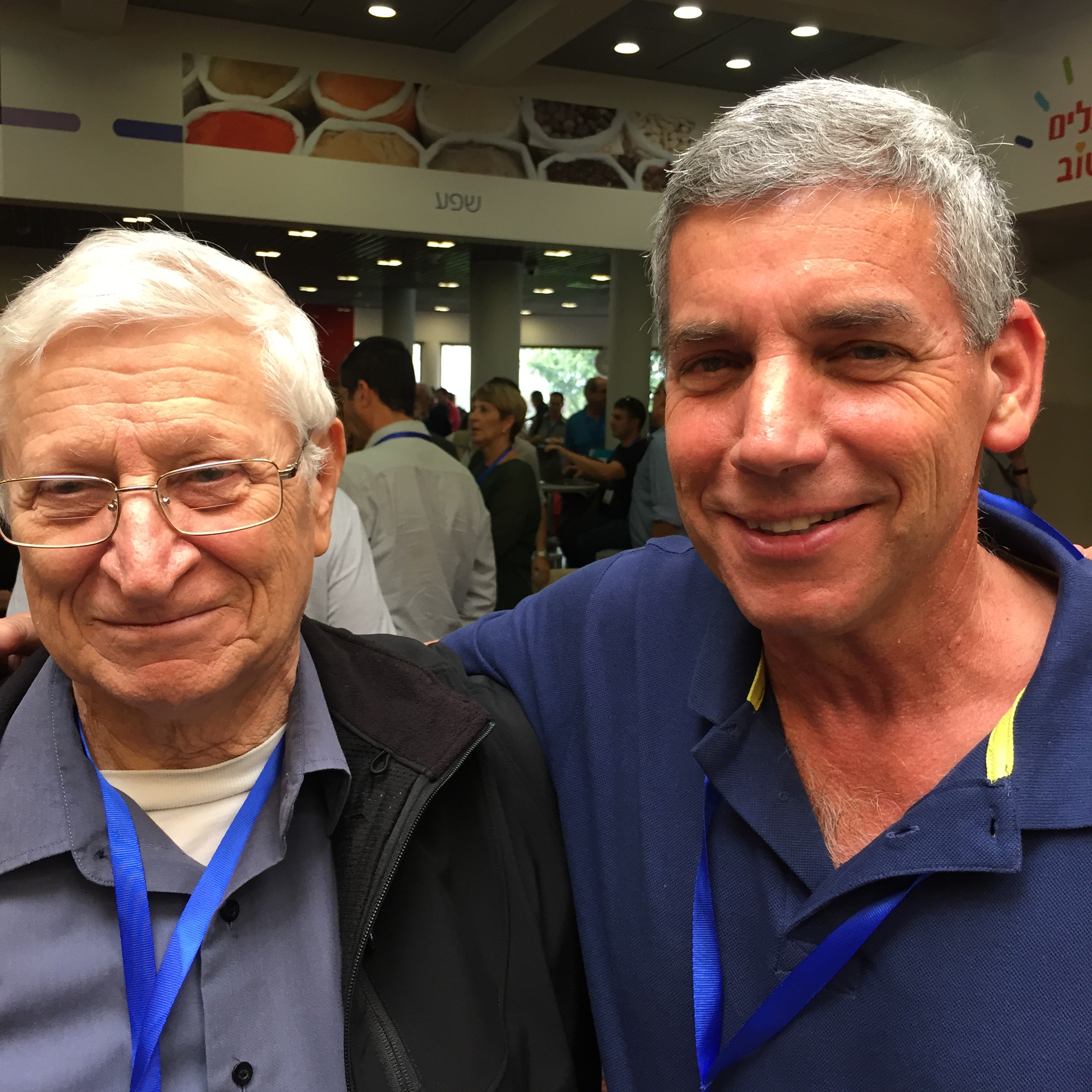 Smiles at Tovanet 2015 by Mel Rosenberg - מל רוזנברג - Ourboox.com