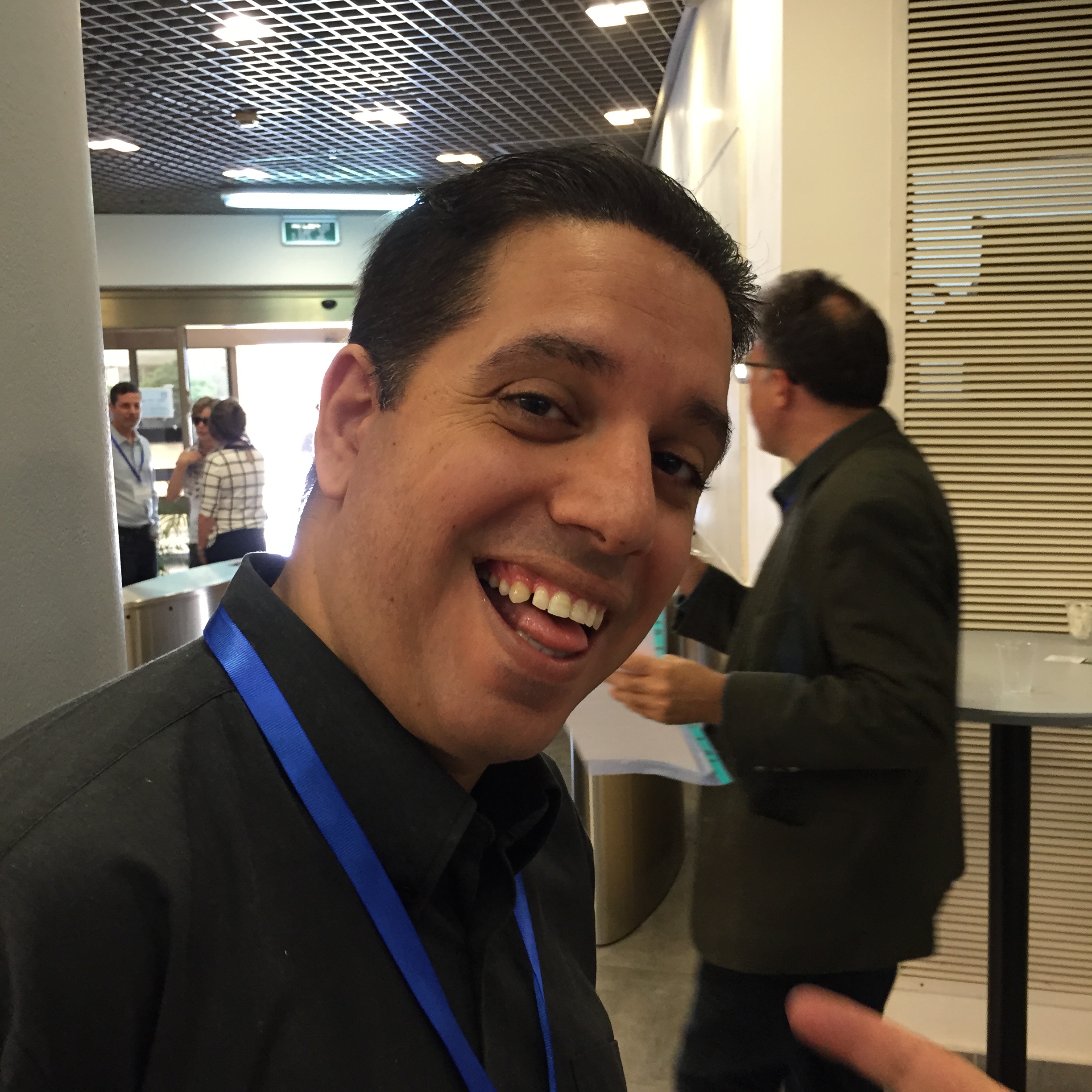 Smiles at Tovanet 2015 by Mel Rosenberg - מל רוזנברג - Ourboox.com