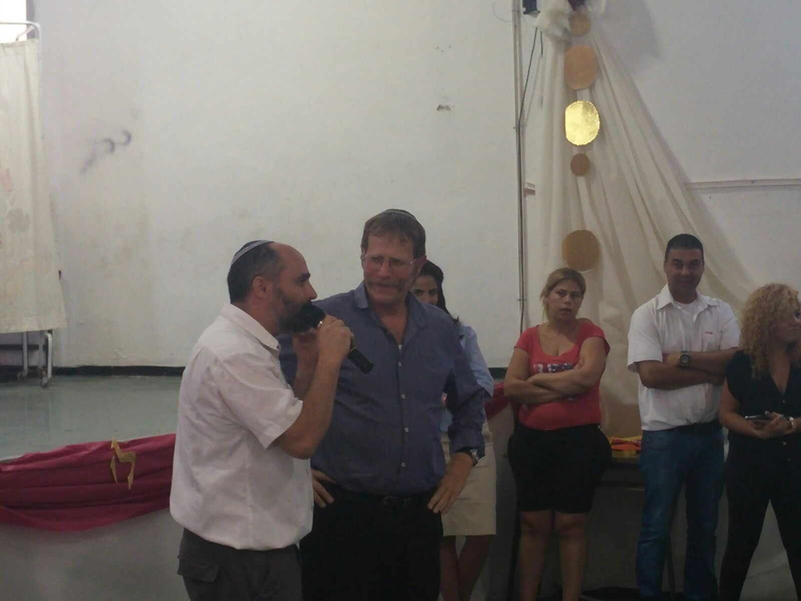 עוד שנה כאן מתחילה…לה להלה לה by shasha va - Illustrated by שרון וקנין - Ourboox.com