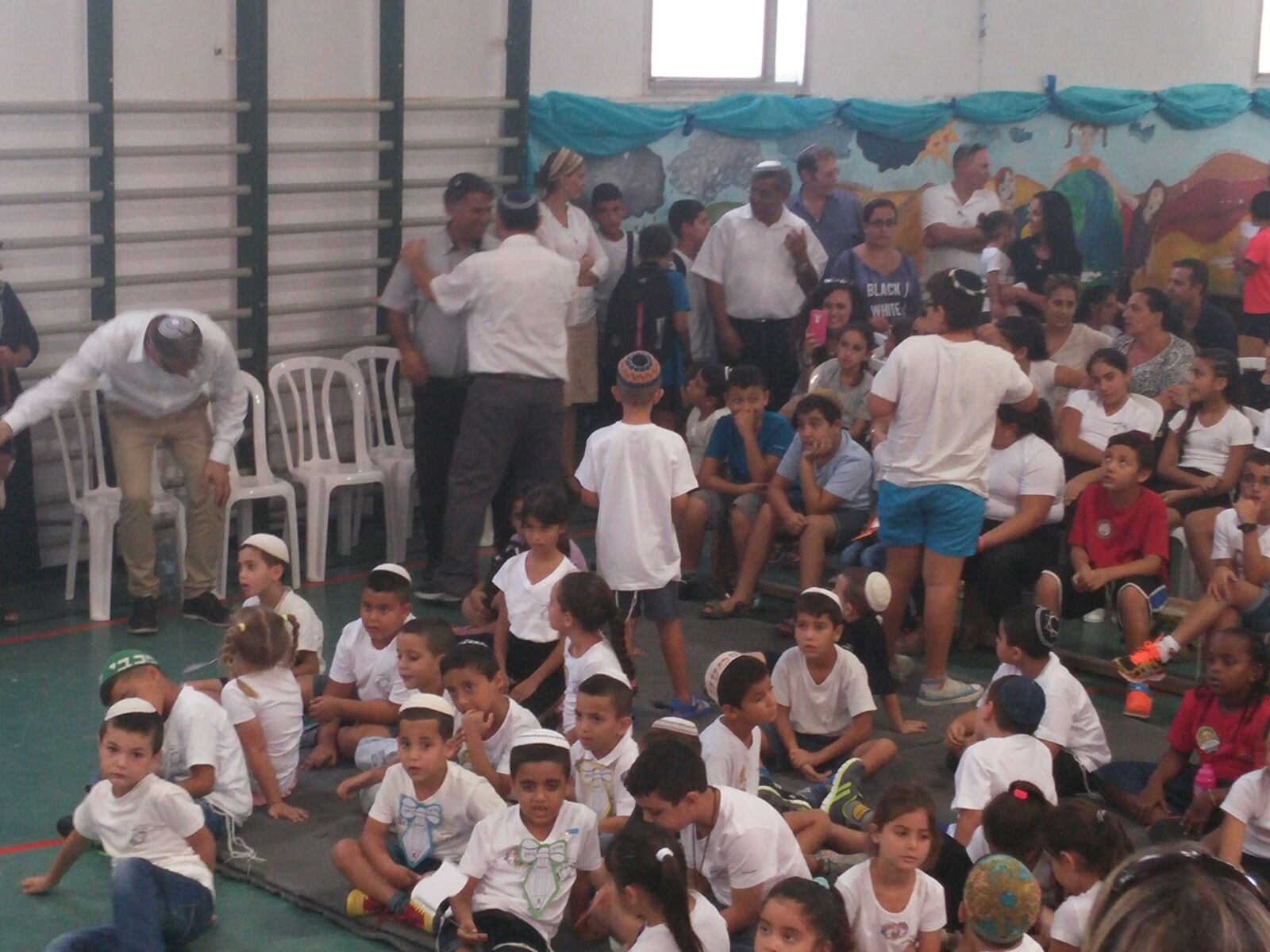 עוד שנה כאן מתחילה…לה להלה לה by shasha va - Illustrated by שרון וקנין - Ourboox.com