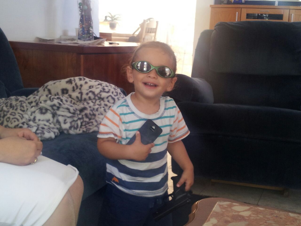 התחביבים של הבן האהוב של דור by tanamidor - Illustrated by Dor Tanami & Itzhak rader & Gad adler - Ourboox.com