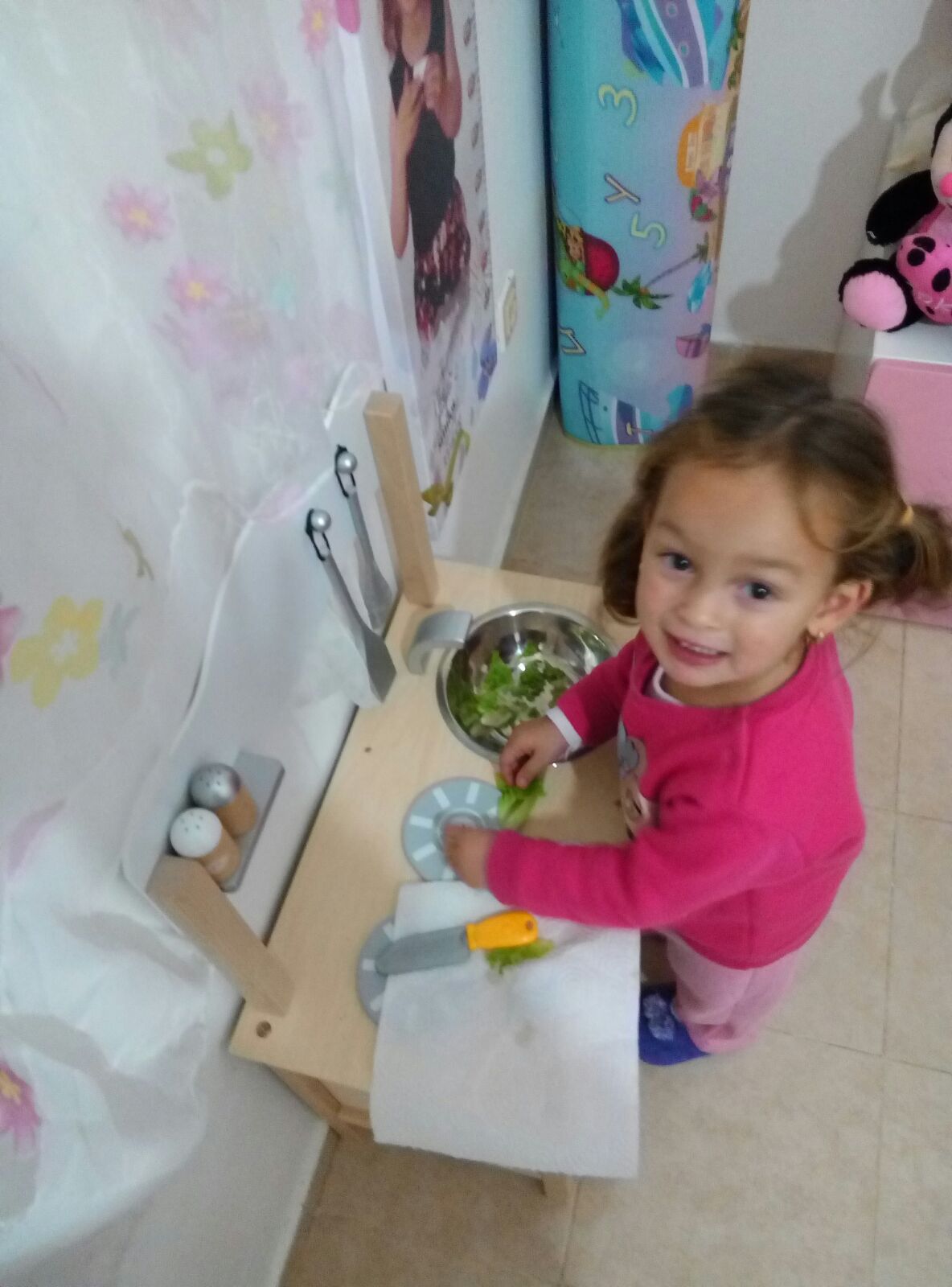 אימא אני רוצה לבשל by daniella yonatanov - Illustrated by דניאלה יונטנוב - Ourboox.com