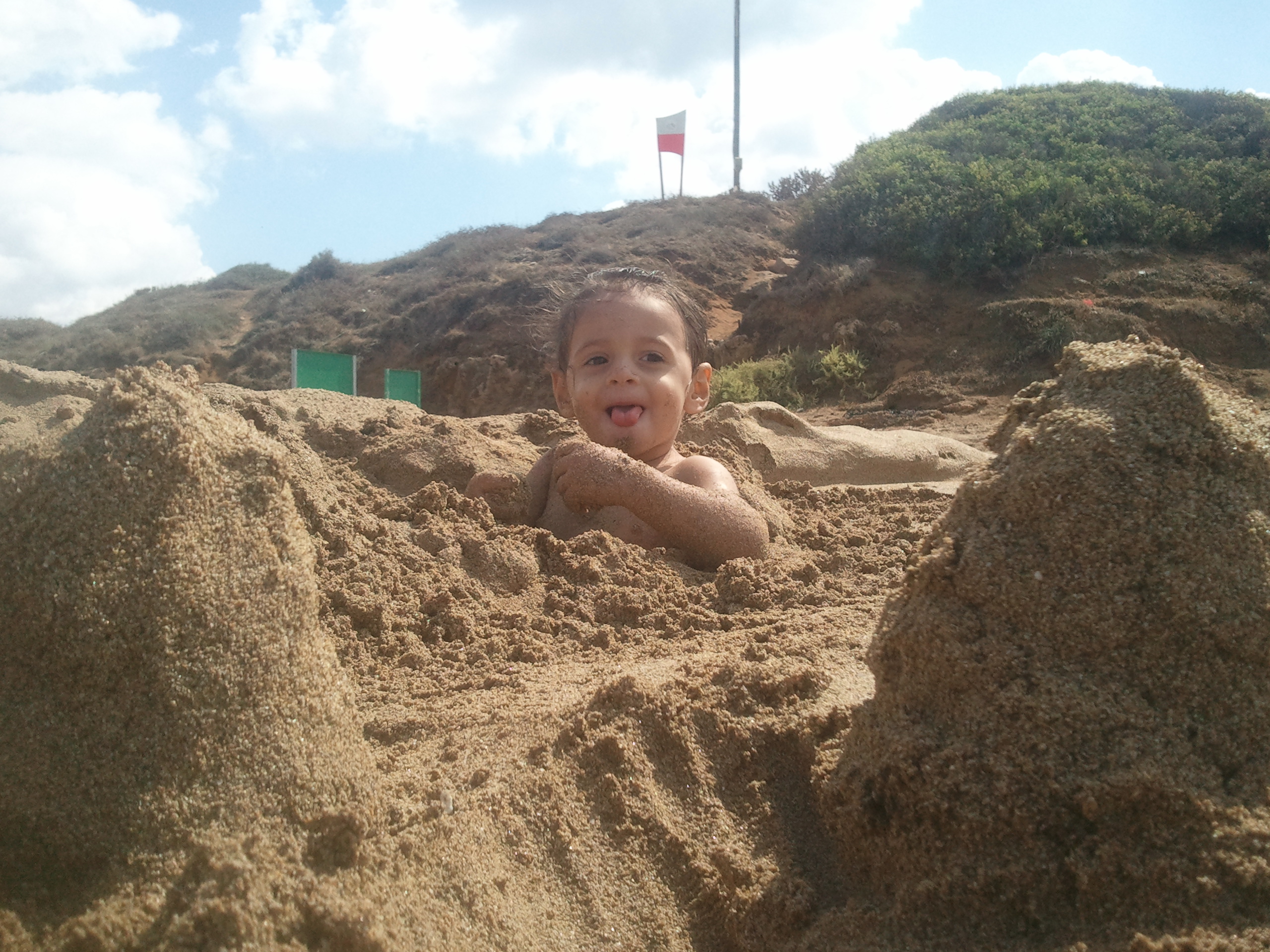 התחביבים של הבן האהוב של דור by tanamidor - Illustrated by Dor Tanami & Itzhak rader & Gad adler - Ourboox.com