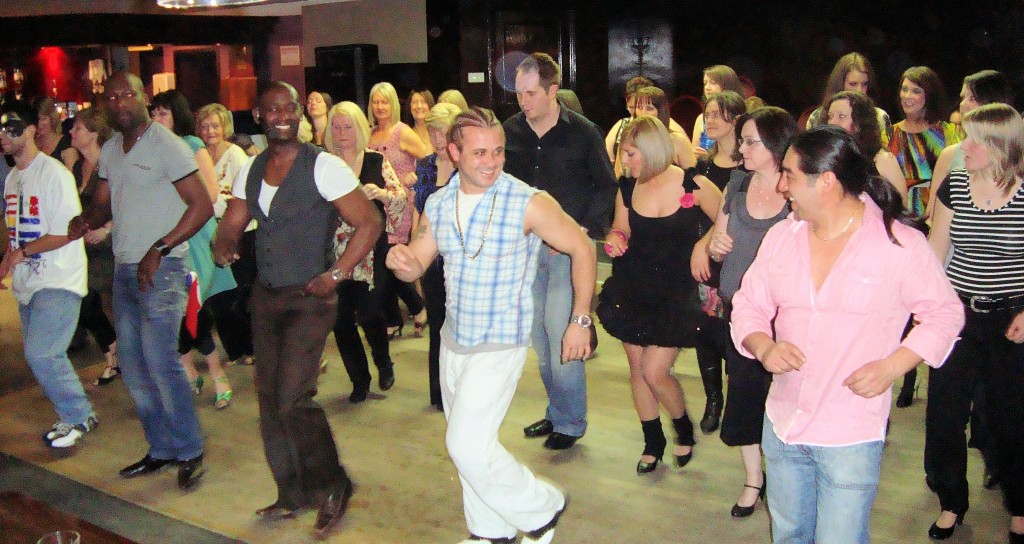 Mi Viaje a la Republica Dominicana by trish marasigan - Illustrated by Pía Marasigan - Ourboox.com