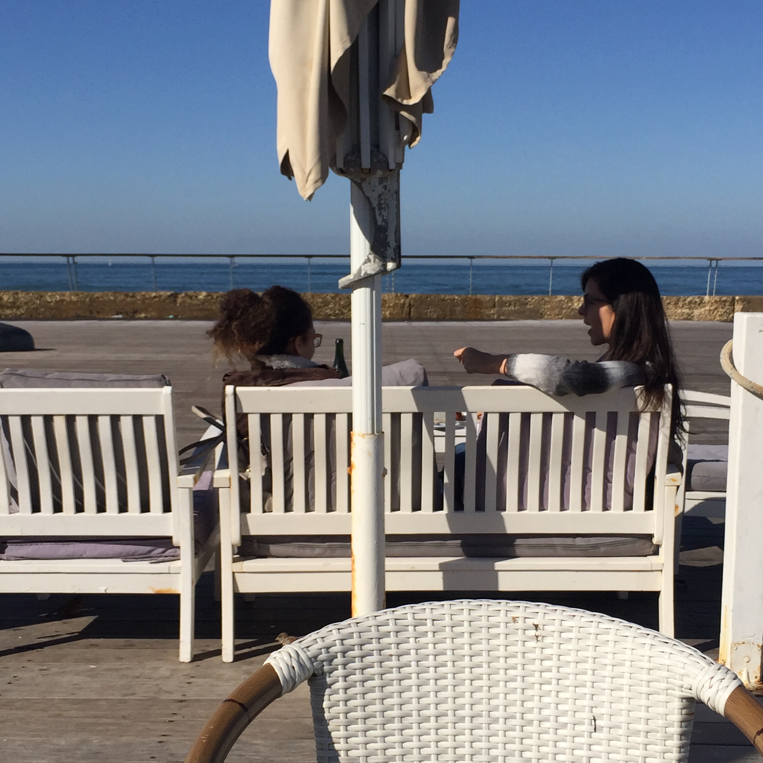 North Tel Aviv, Friday morning in December by Mel Rosenberg - מל רוזנברג - Ourboox.com