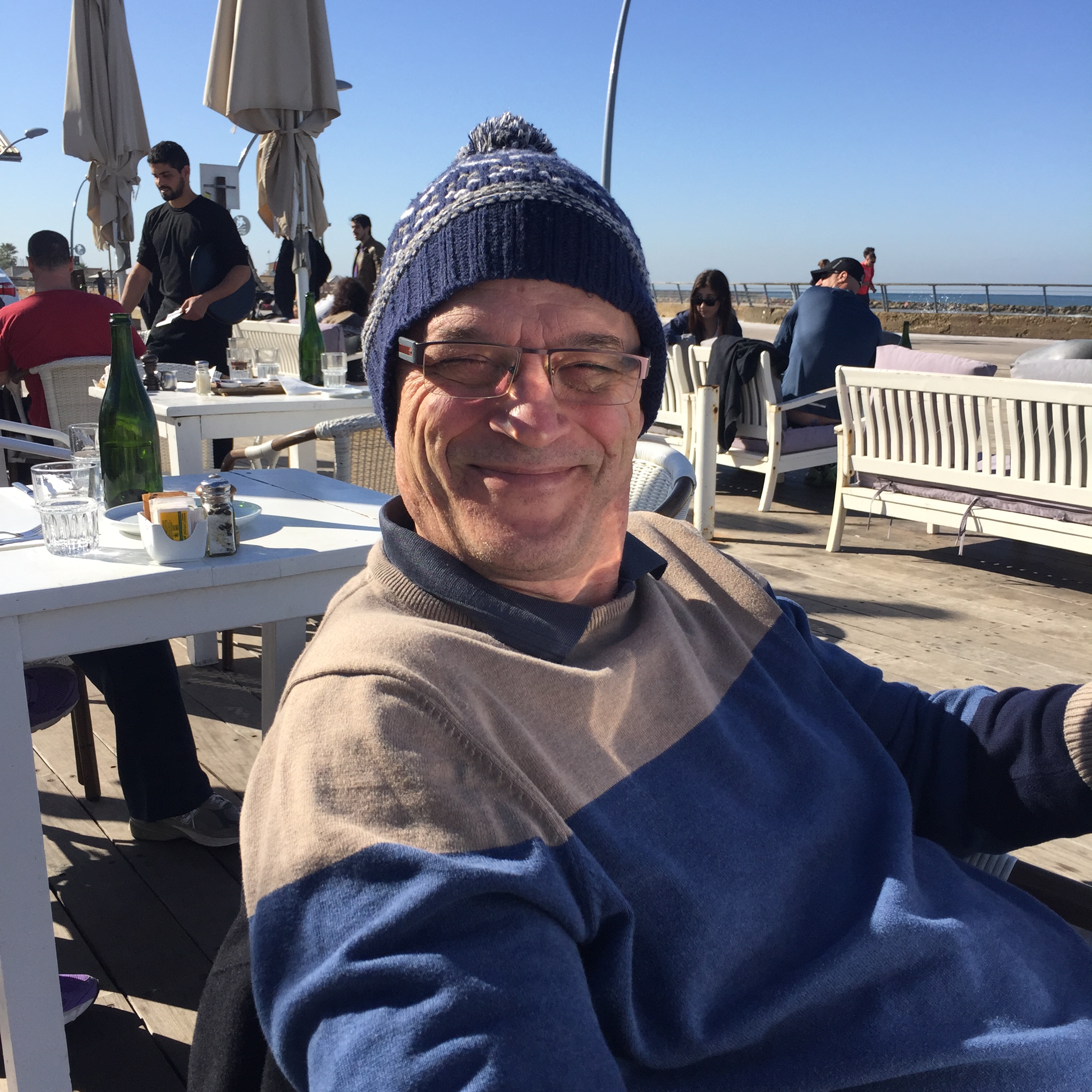 North Tel Aviv, Friday morning in December by Mel Rosenberg - מל רוזנברג - Ourboox.com