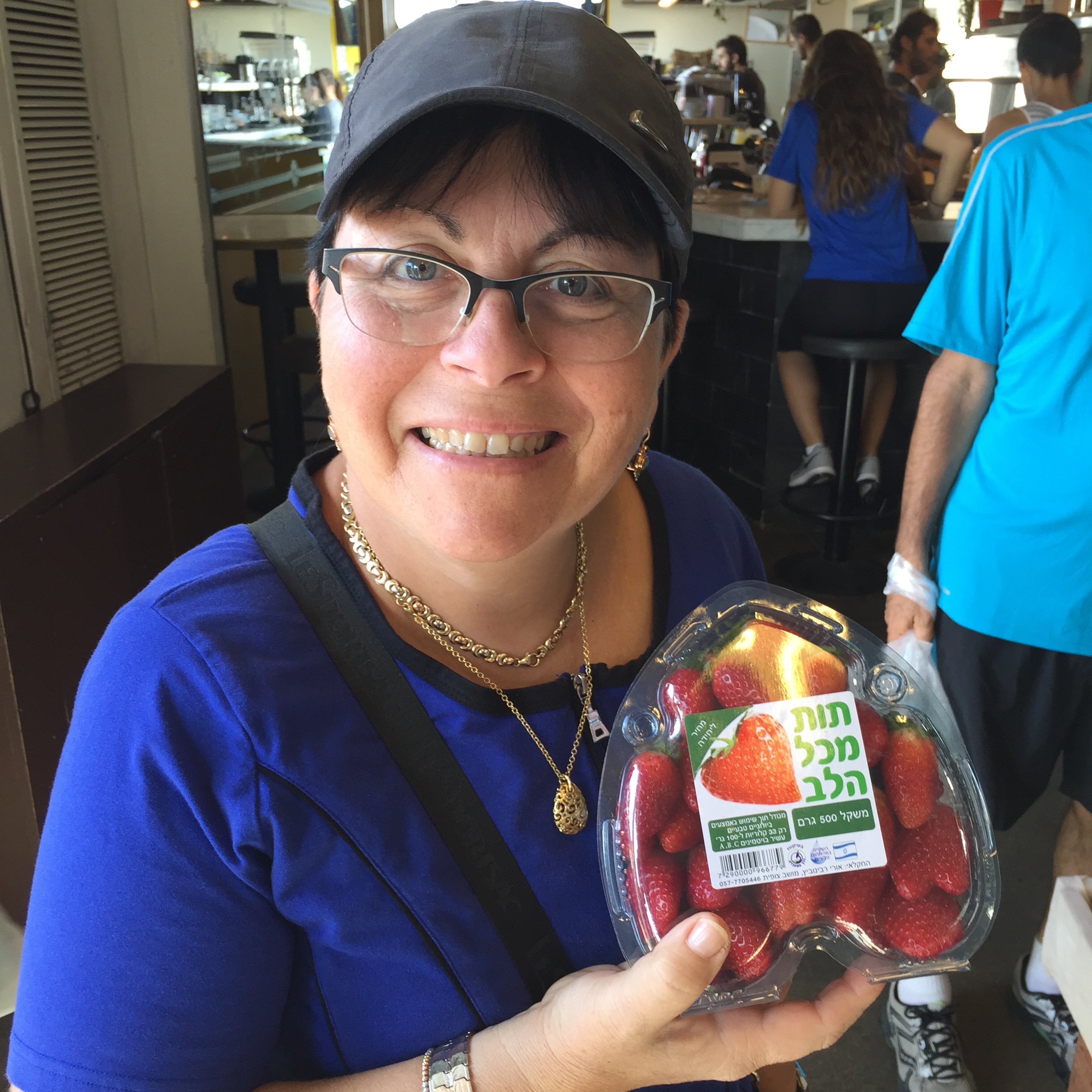 Market Shapes and Colors by Mel Rosenberg - מל רוזנברג - Ourboox.com