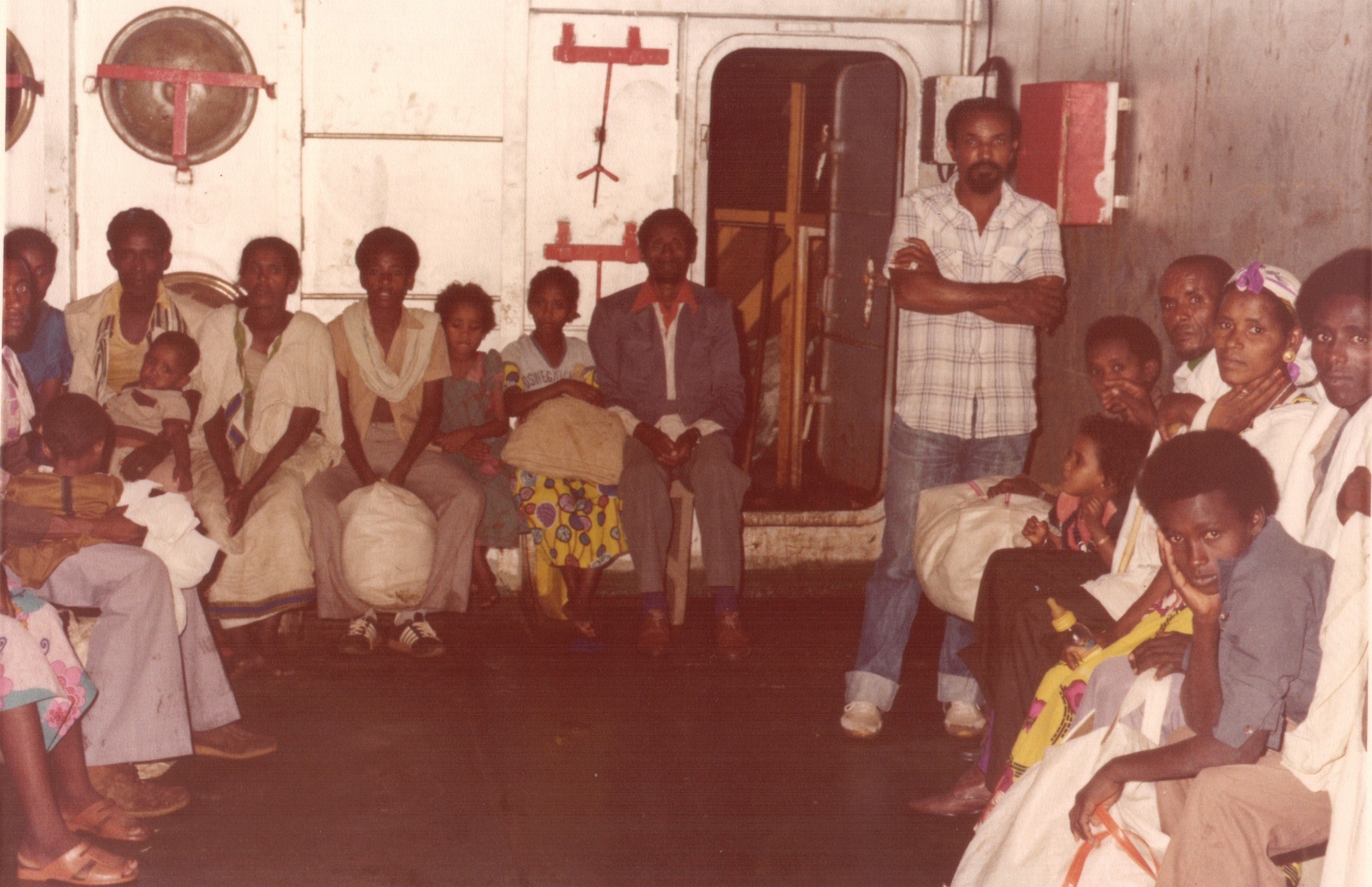 מבצע אחים by GUY GALAMIDI - Ourboox.com