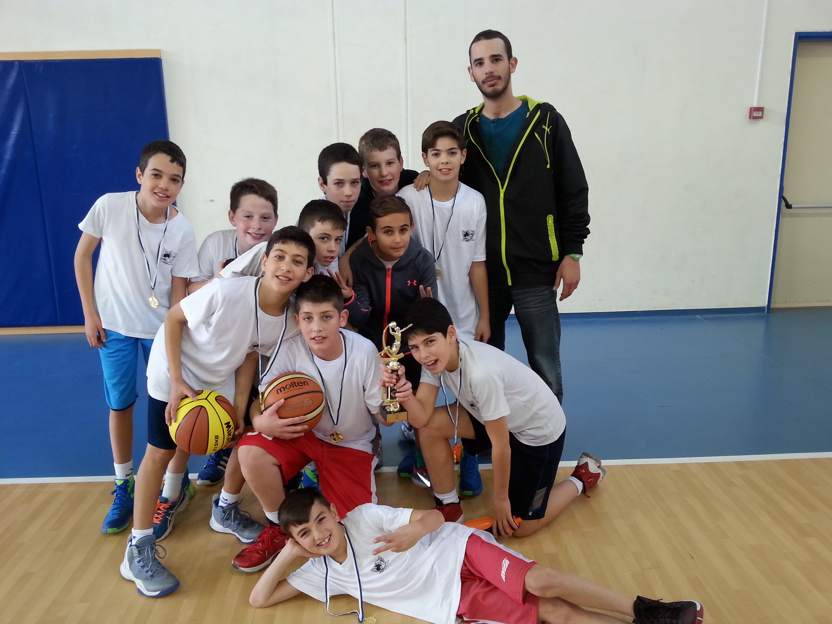 אז מה היה לנו כאן…? by ela tiv - Ourboox.com