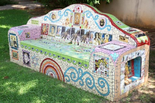 ספסלים בעיר חולון והשוואתם למקומות אחרים. by odeya - Ourboox.com