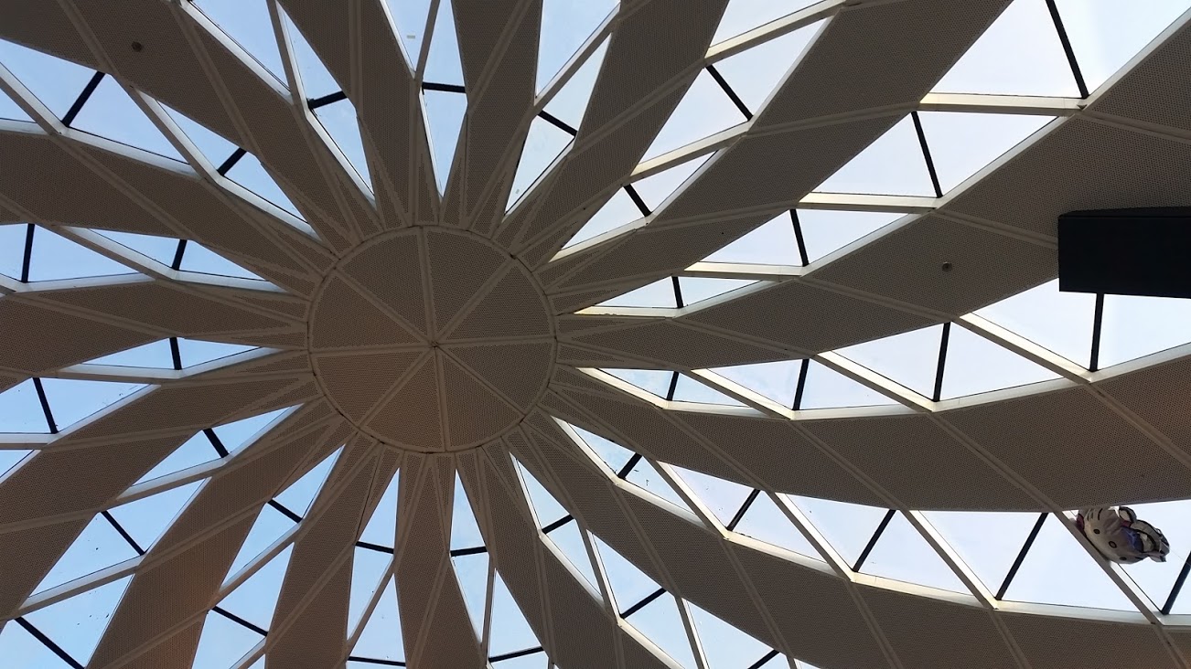 מסעותי בקניון by gabby arbiv - Ourboox.com