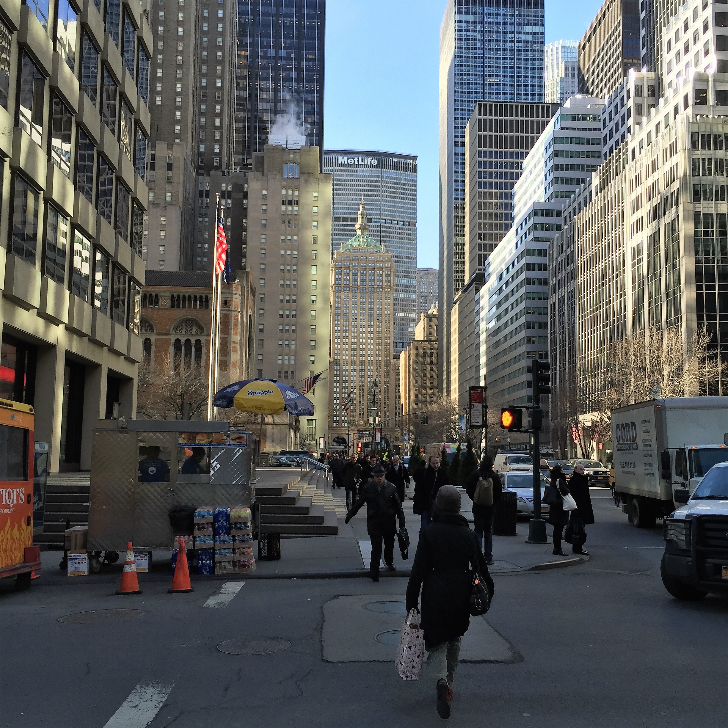 Shpatzir in New York City by Mel Rosenberg - מל רוזנברג - Ourboox.com