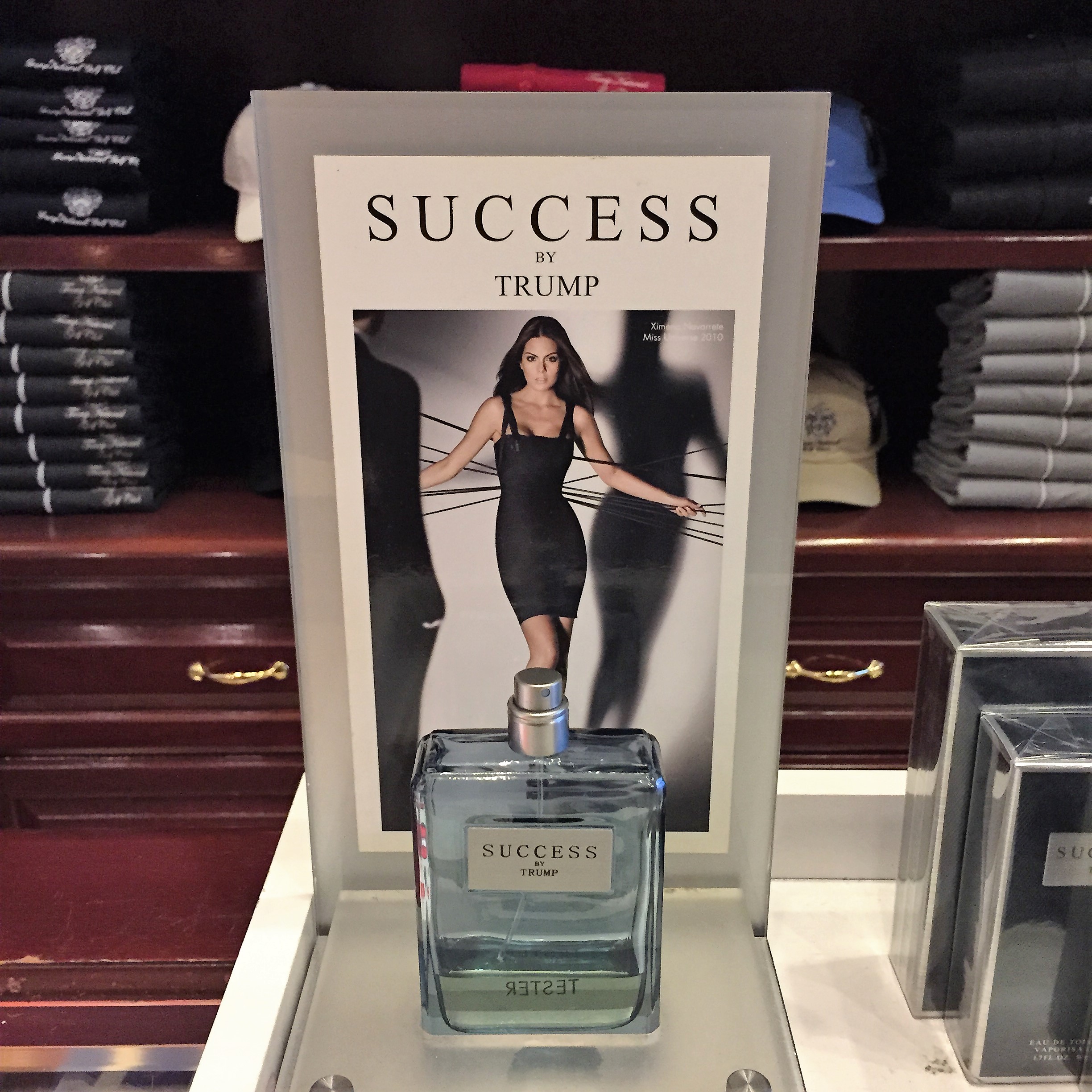 Shpatzir in New York City by Mel Rosenberg - מל רוזנברג - Ourboox.com