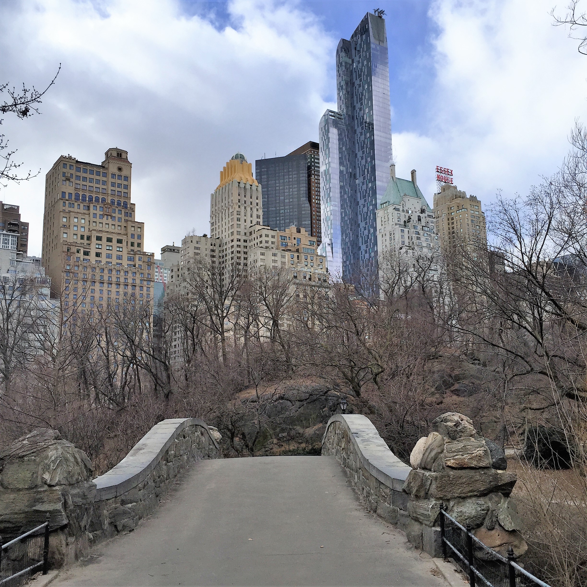 Shpatzir in New York City by Mel Rosenberg - מל רוזנברג - Ourboox.com