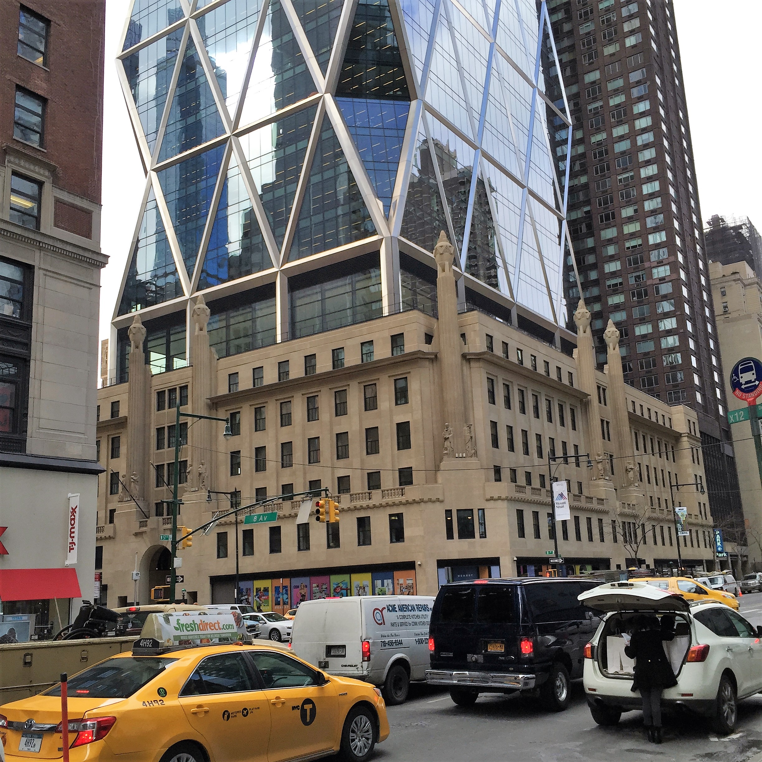 Shpatzir in New York City by Mel Rosenberg - מל רוזנברג - Ourboox.com