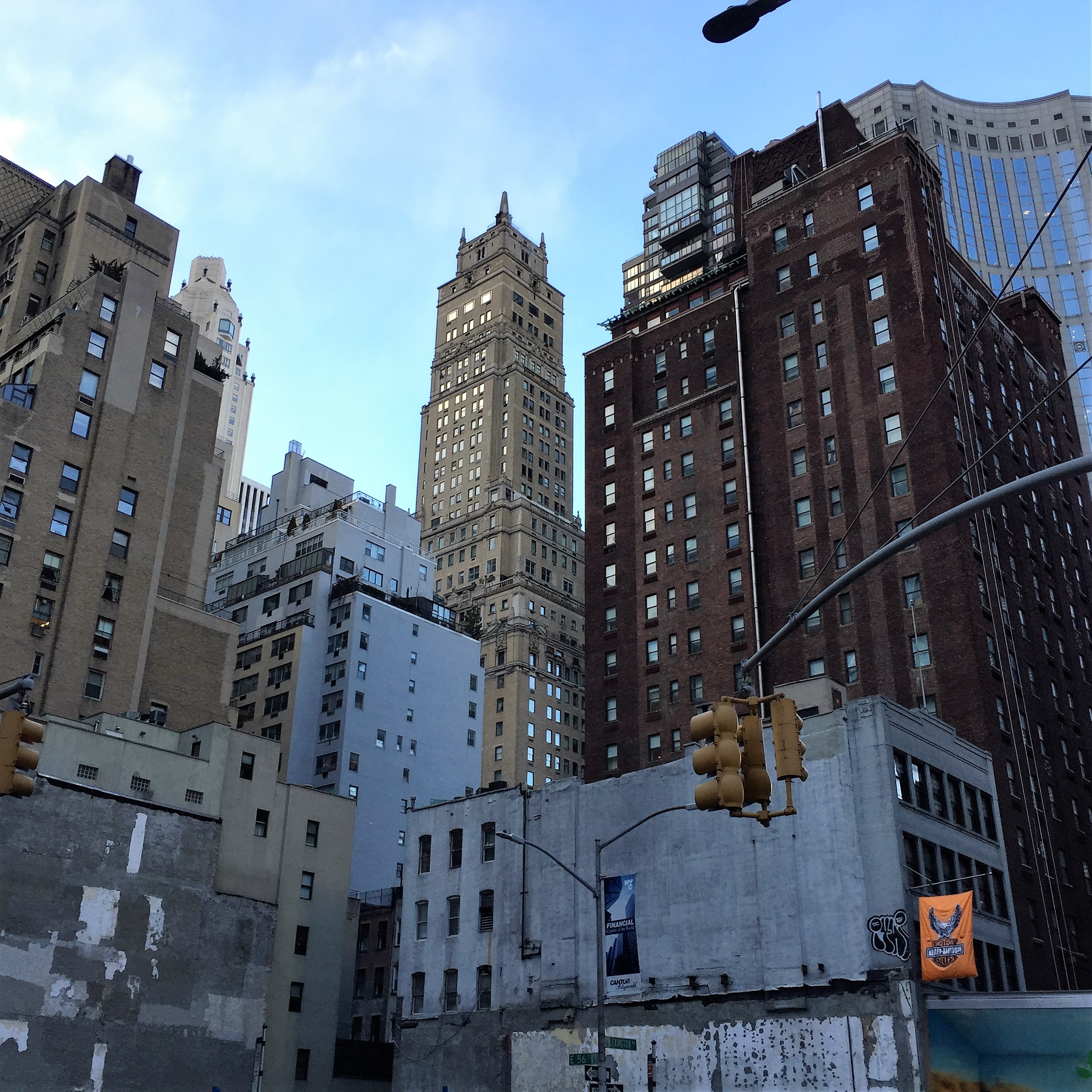 Manhattan Morning Meander by Mel Rosenberg - מל רוזנברג - Ourboox.com