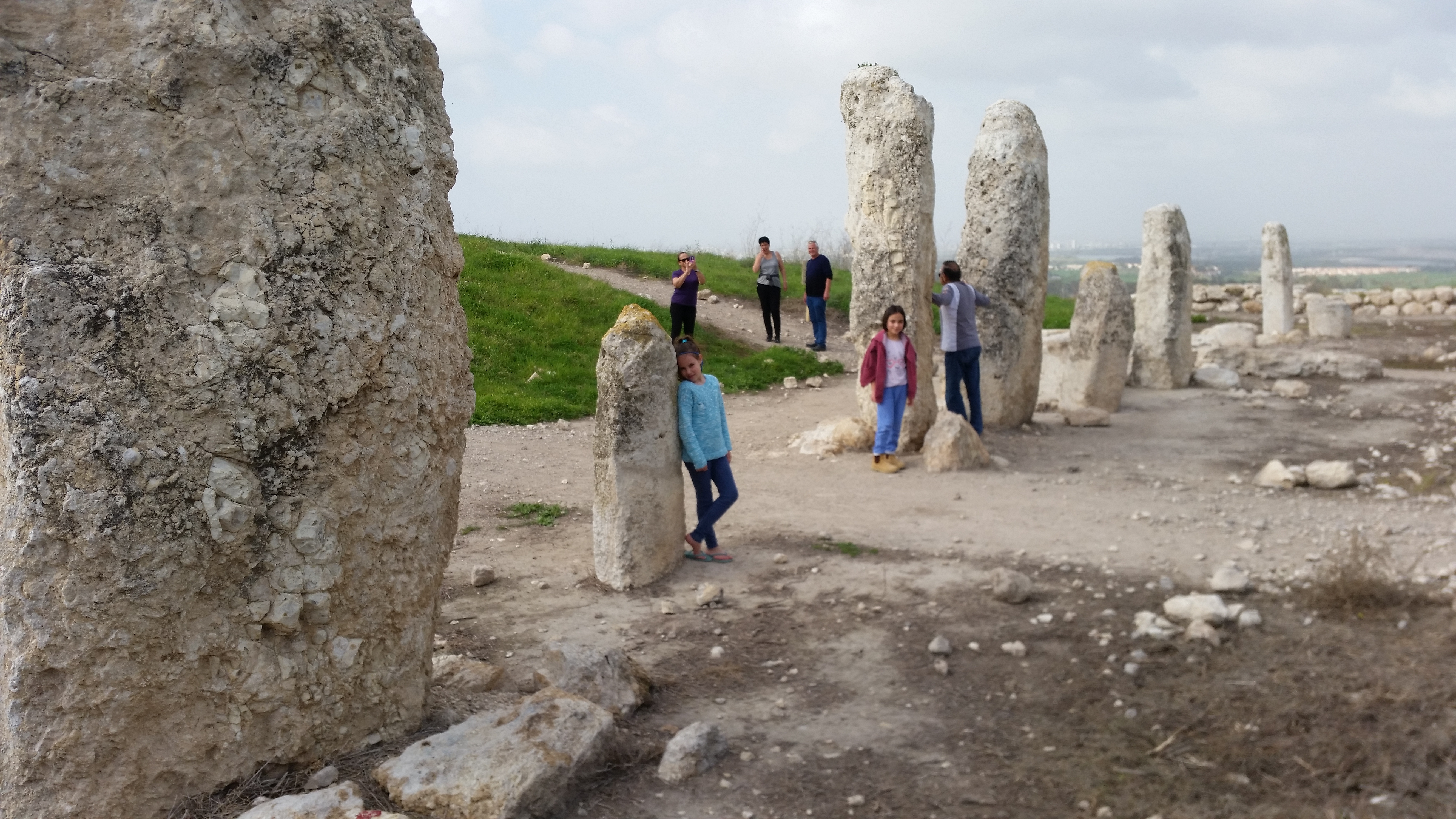 היישוב שלי by sarit snapir - Illustrated by ד