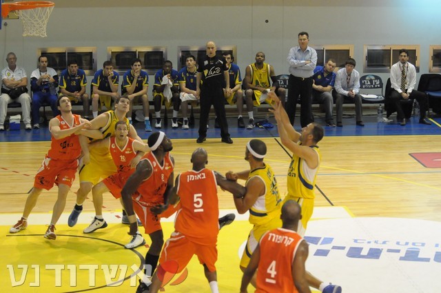 עבודה בערבית by gilsh - Illustrated by خدمة: نير حامو,اسف لوبطن, نيب ويلف, جيل شيمشون ,راز بتزر ومعييان ابب قمپنو  - Ourboox.com