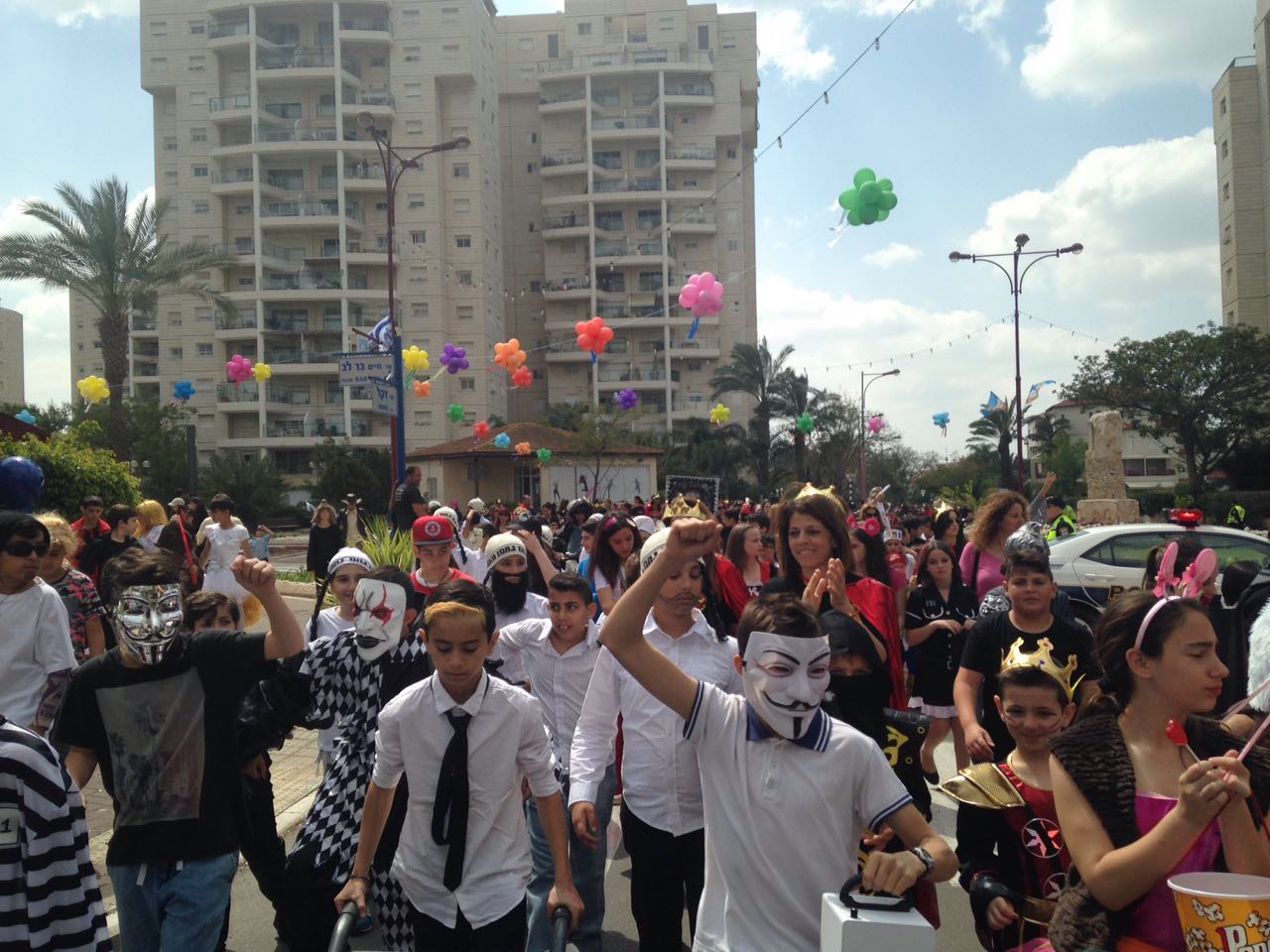 ההפתעה הגדולה בפורים בבית ספר שיזף אור יהודה by אילן  - Ourboox.com