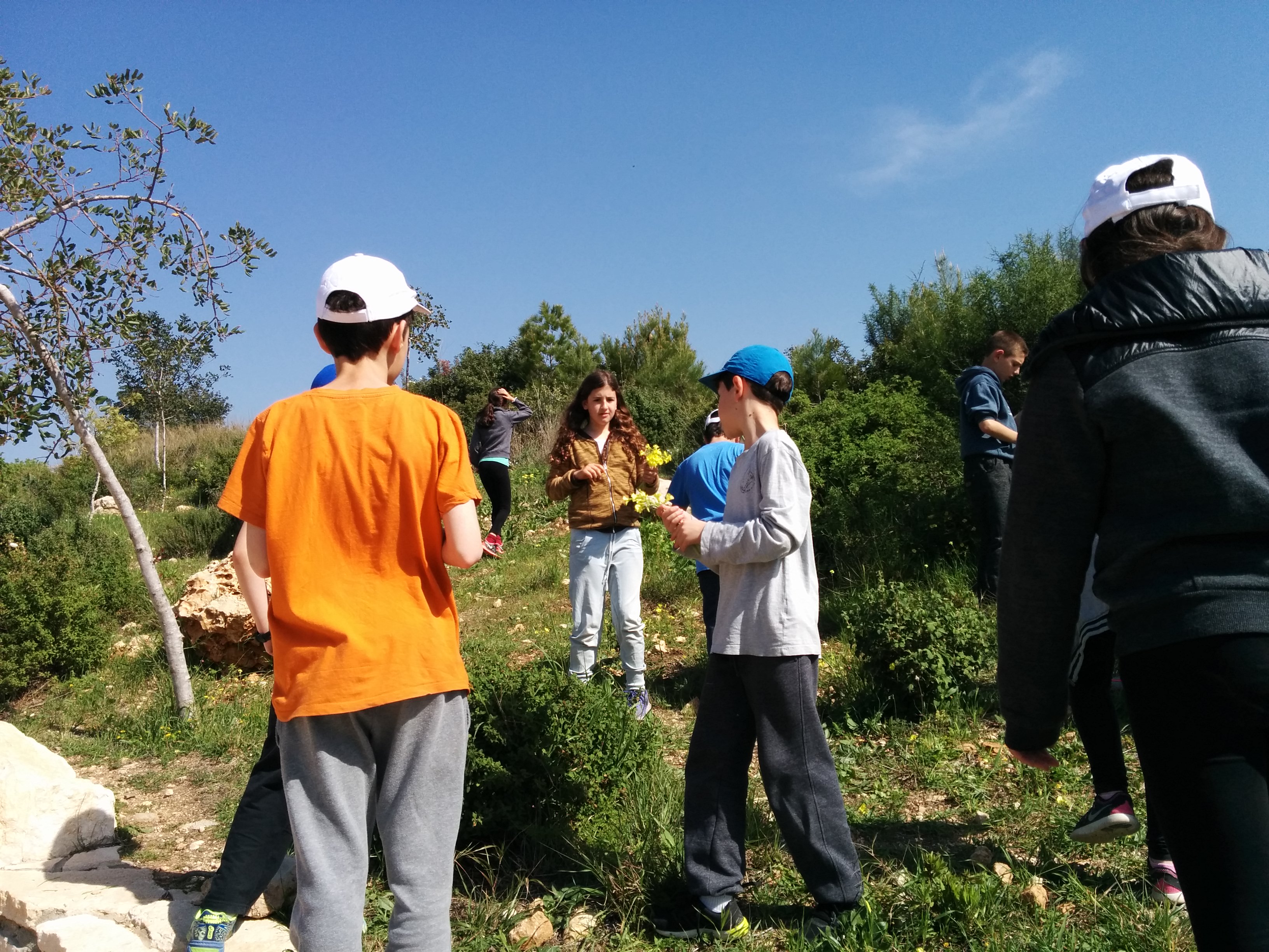 הטיול שלנו לנחל אלון – מרץ 2016. by michal - Ourboox.com