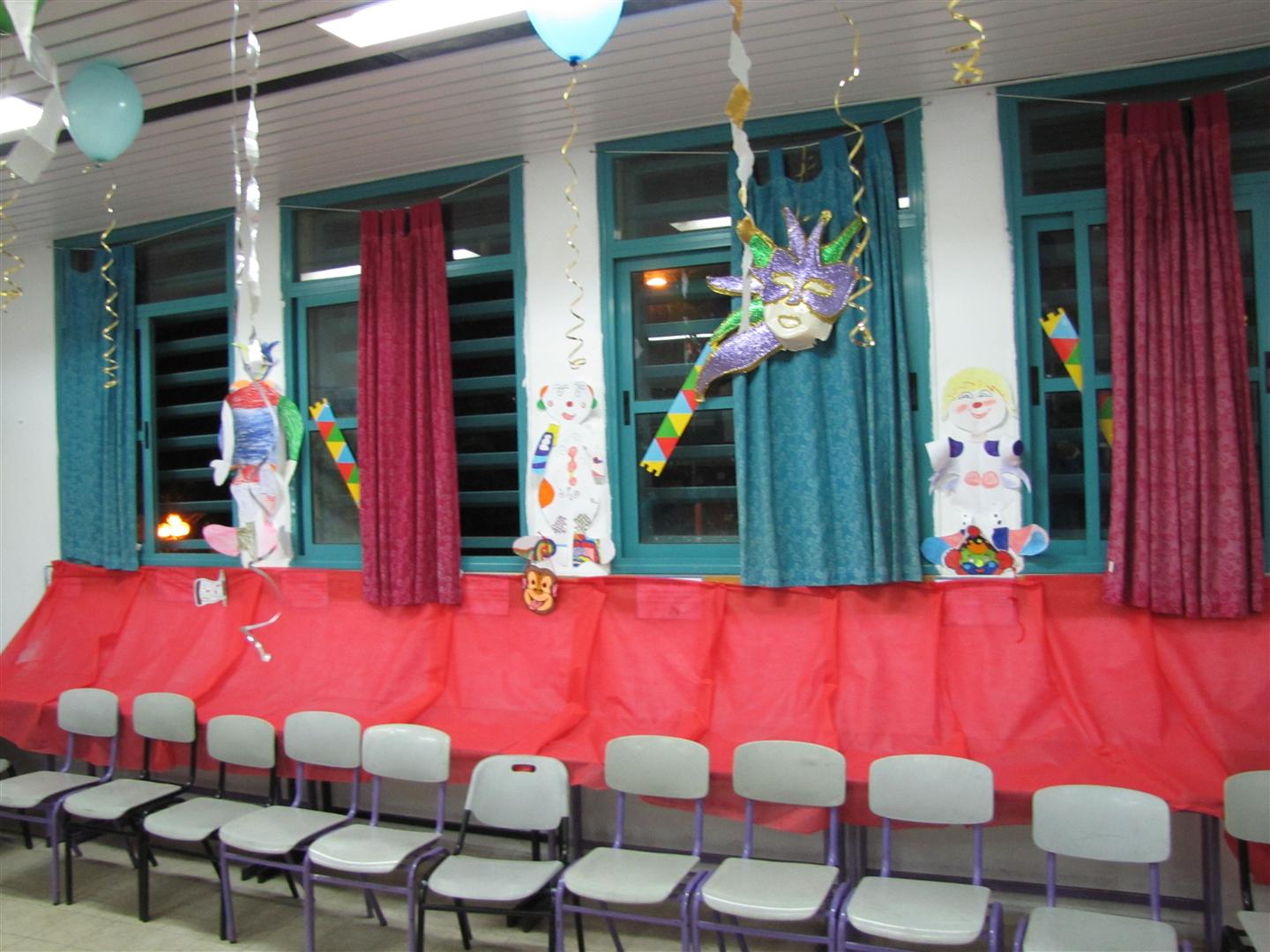 ההפתעה הגדולה בפורים בבית ספר שיזף אור יהודה by אילן  - Ourboox.com