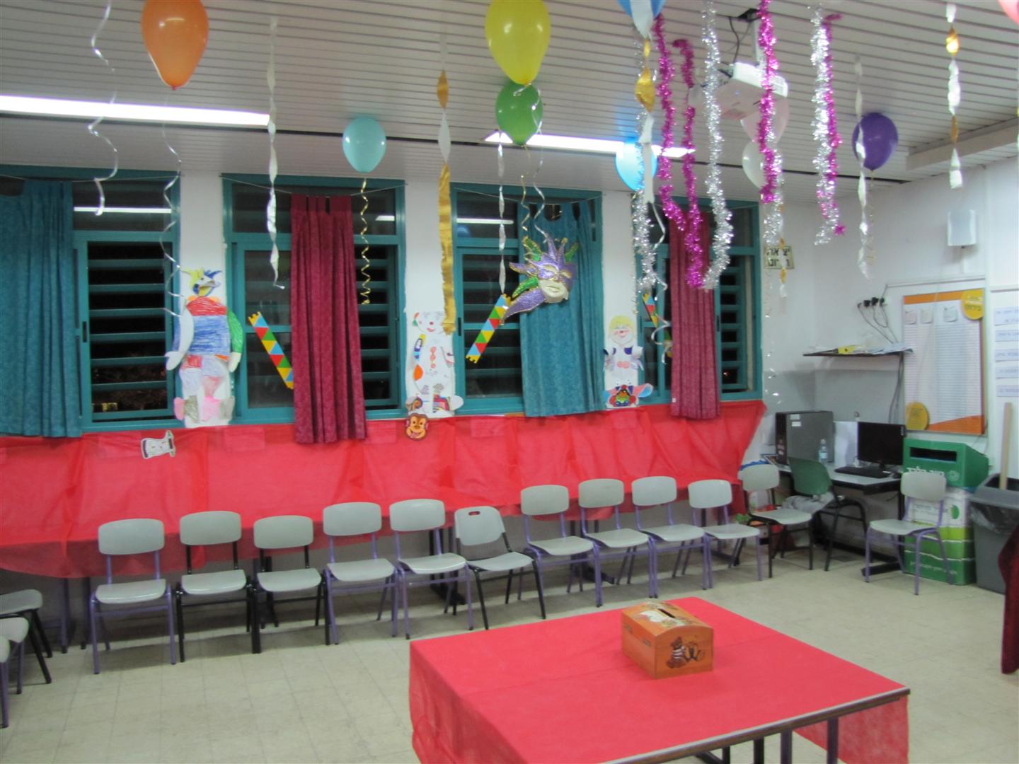 ההפתעה הגדולה בפורים בבית ספר שיזף אור יהודה by אילן  - Ourboox.com