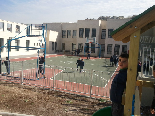 مدرسة كرم الصاحب by sumaya - Illustrated by سمية فاهوم - Ourboox.com