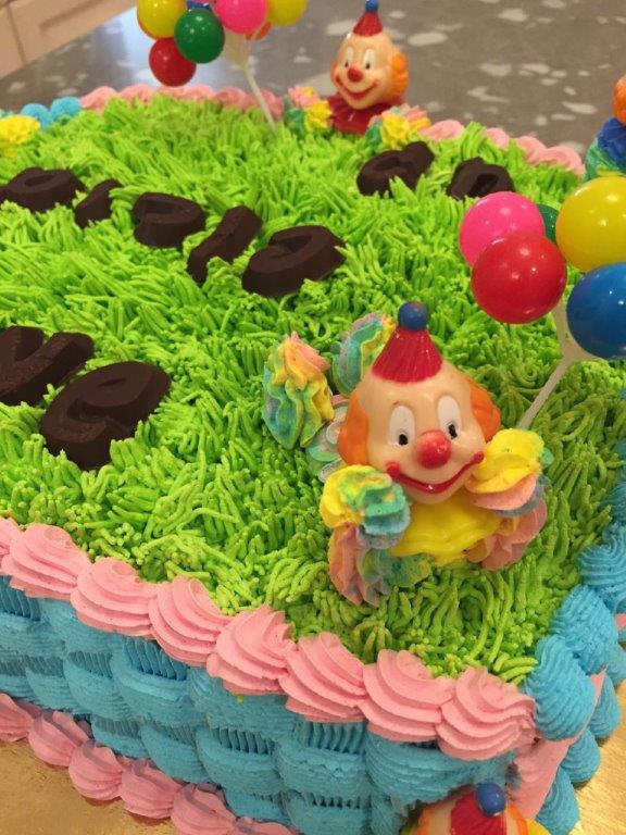 “מסיבת הוואי” הגדולה בפורים בכיתה א’2 by אילן  - Illustrated by ציירו תלמידי כיתה א