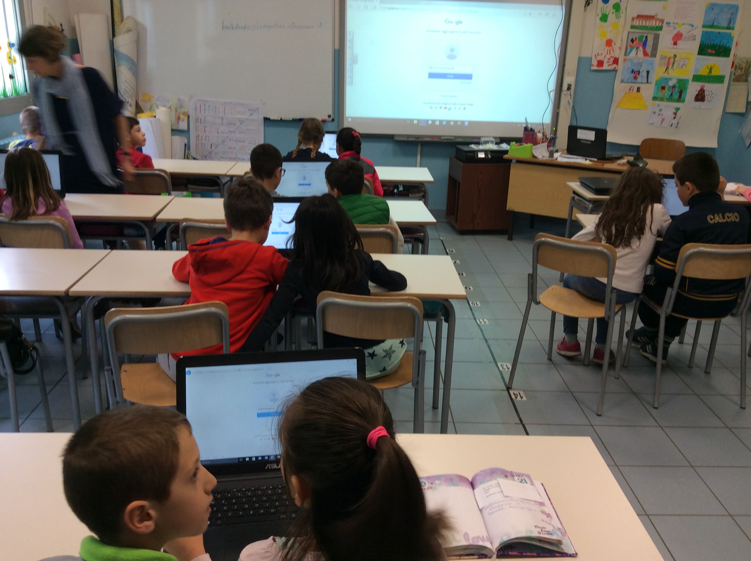 INTERNET DAY by Rosy di Ronza - Ourboox.com