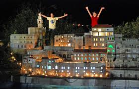 היישוב שלי by sarit snapir - Illustrated by ד