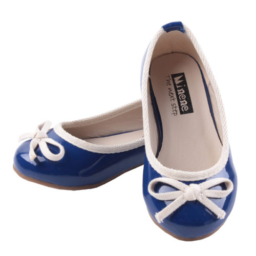 נעלי בובה by dana - Illustrated by אגם בלולו ויולי בן טוב - Ourboox.com