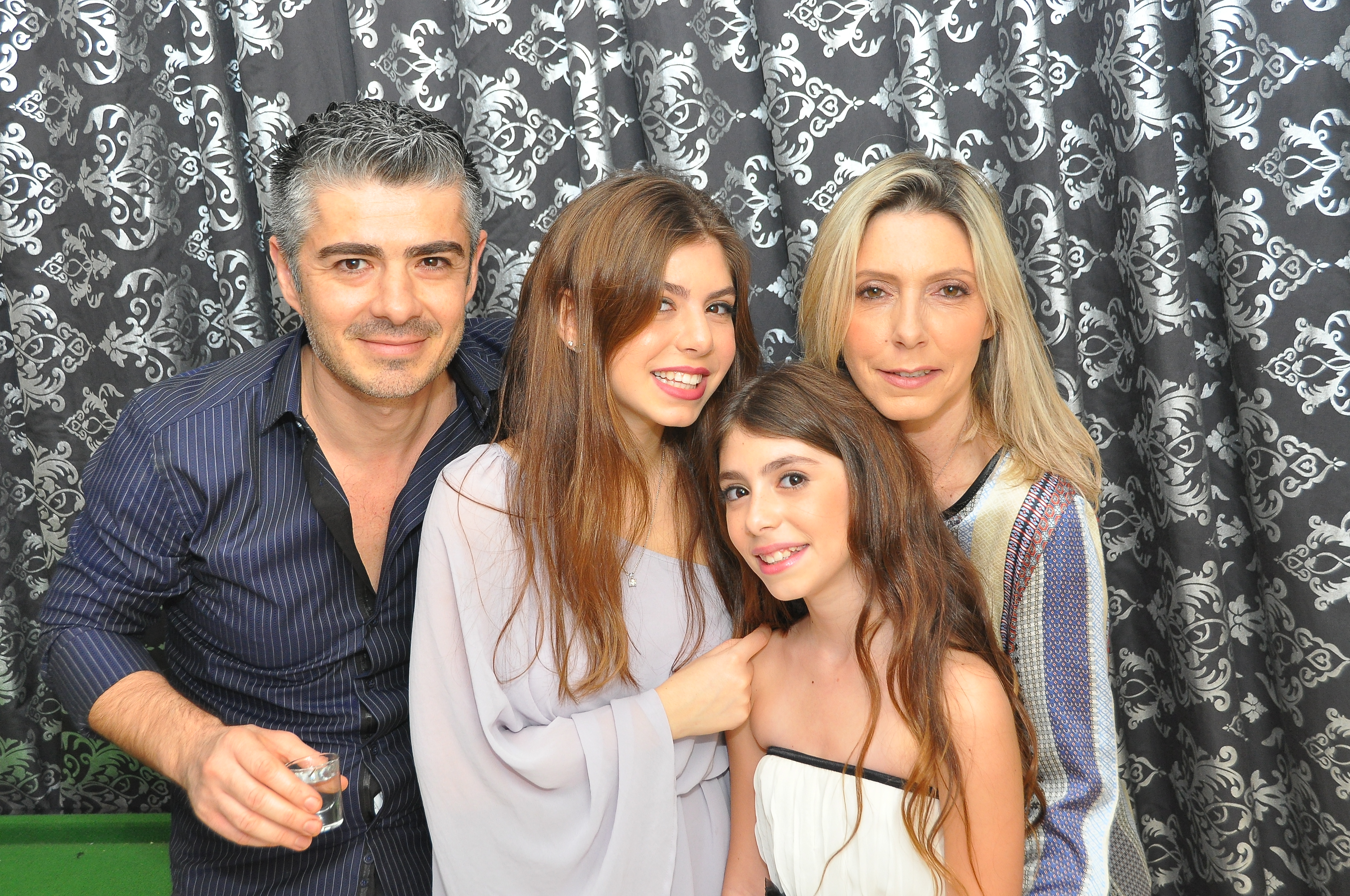 ma famille by maayan - Ourboox.com