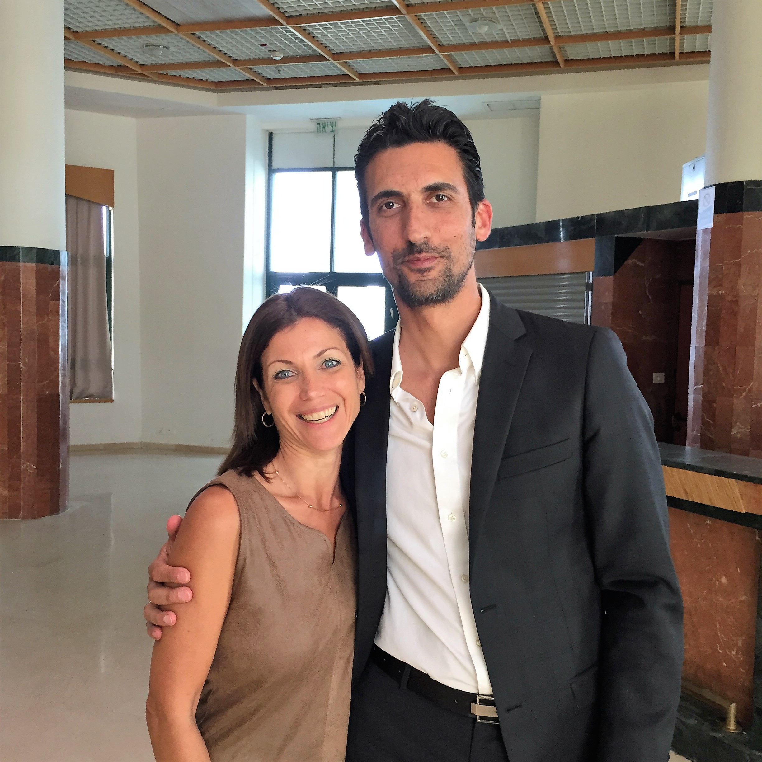 A Hotel Near Jerusalem by Mel Rosenberg - מל רוזנברג - Ourboox.com