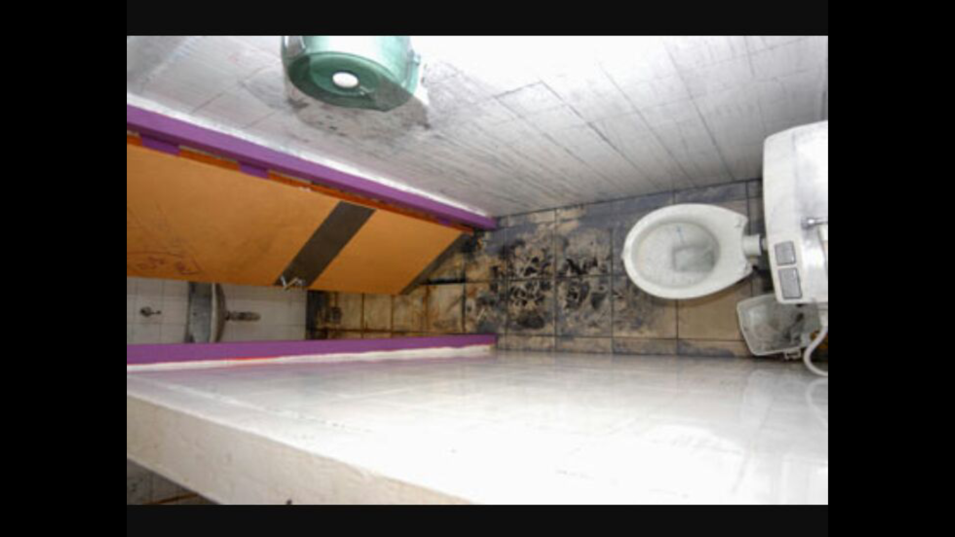 יום רביעי הנורא by Esti Ifraimov - Illustrated by אסתי איפראימוב , שני וקנין ואריאל לוי  - Ourboox.com