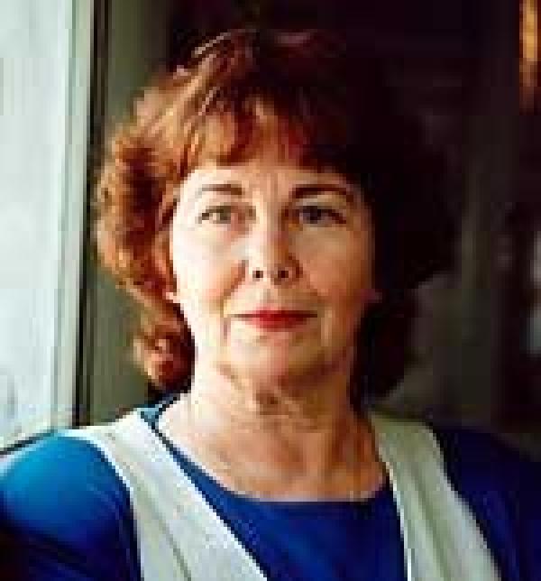 בעקבות הזר עם המצלמה by gali - Ourboox.com