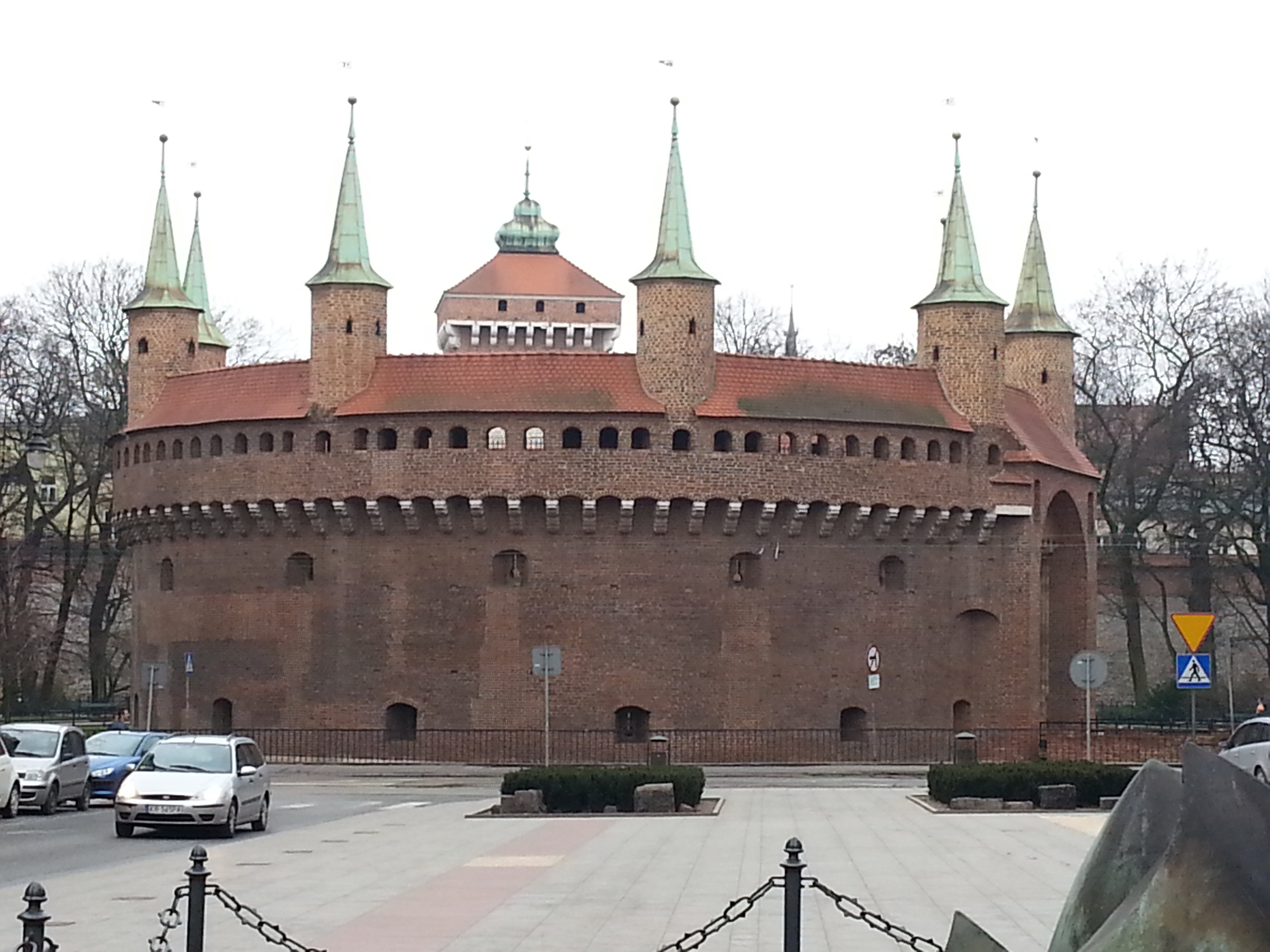 במבי אוהבת חיות by שכבת ג