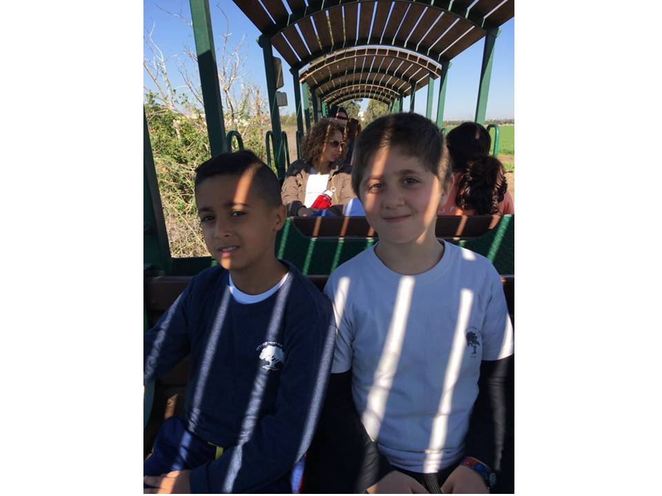 מסיבת סיום שנה ג’3 בית ספר שיזף אור יהודה by אילן - Illustrated by באהבה מהמחנכת רעות נדב - Ourboox.com