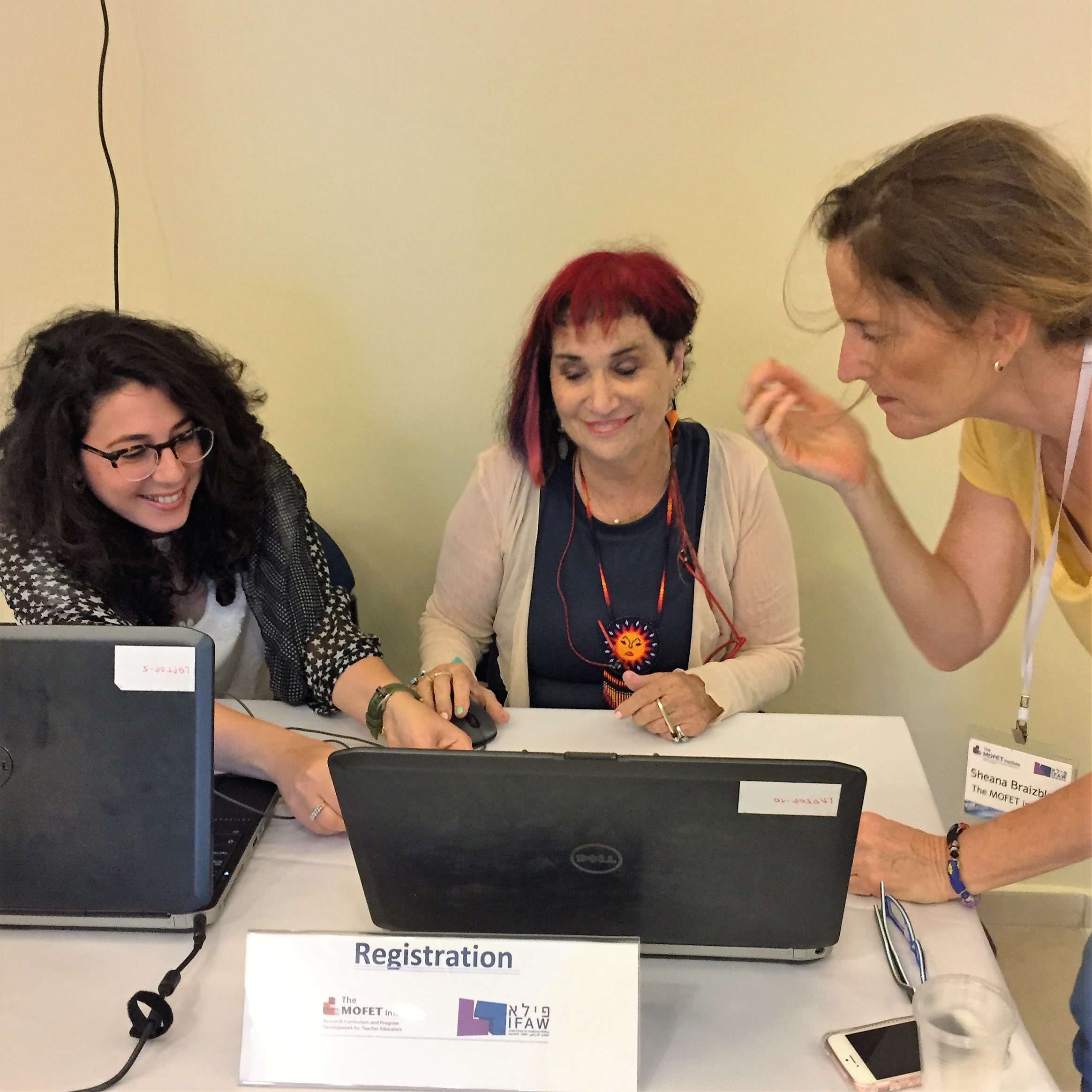 I met Donna and Yelena by Mel Rosenberg - מל רוזנברג - Ourboox.com