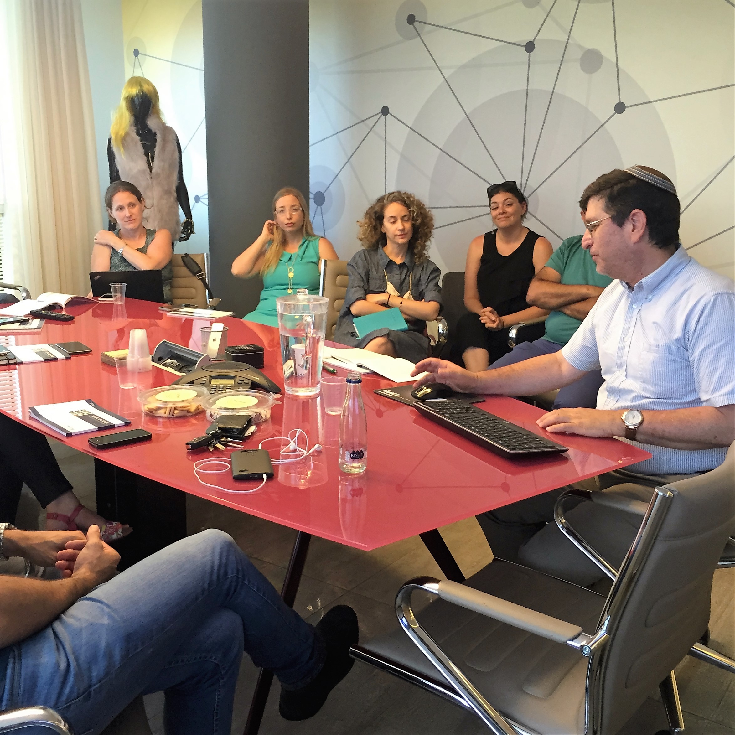 Discussing Internet Strategy with the Taub Center by Mel Rosenberg - מל רוזנברג - Ourboox.com