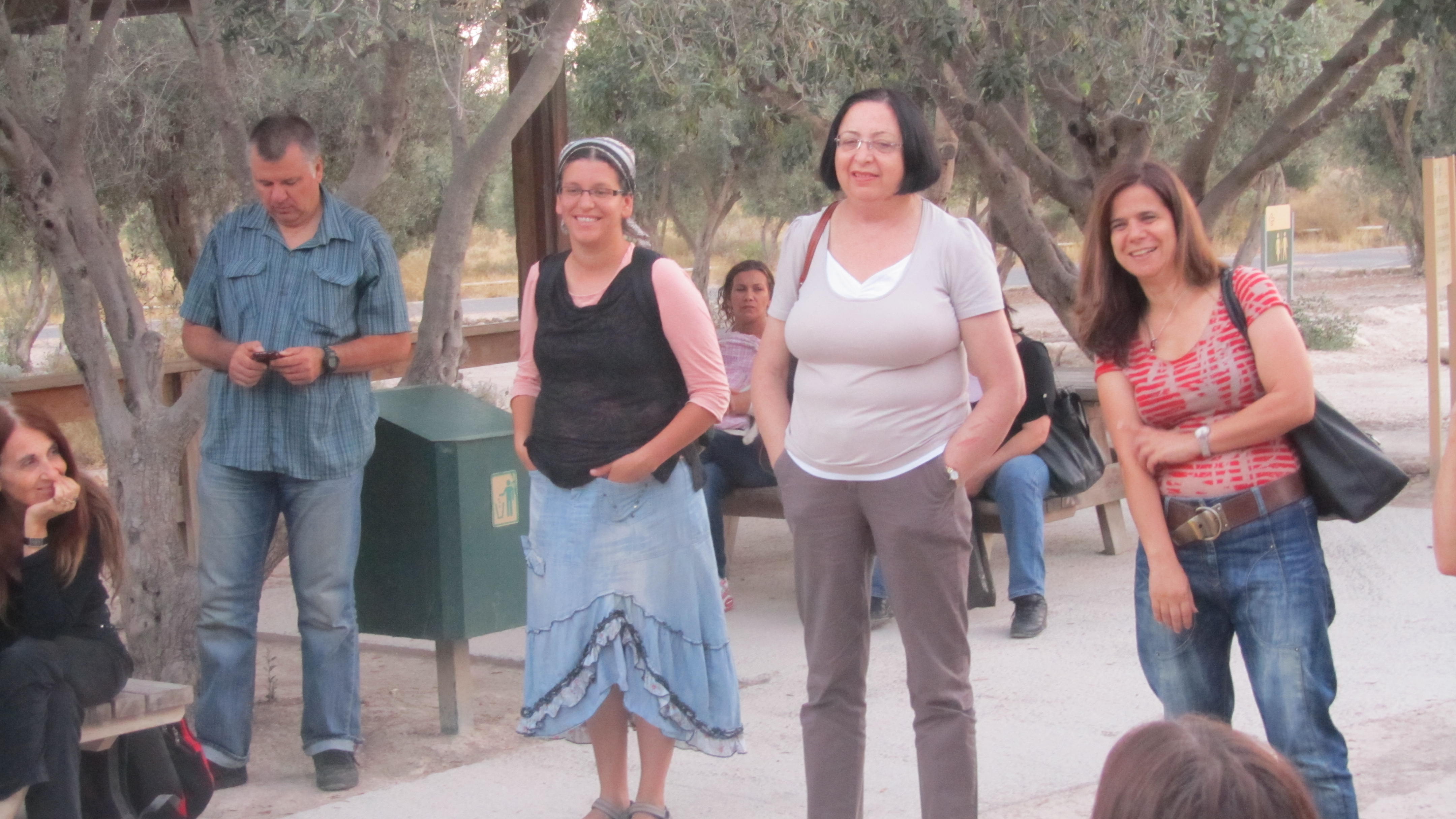 סוף הוא תמיד התחלה של משהו אחר by yuvalim ramla - Illustrated by צוות מורי בית ספר יובלים - Ourboox.com