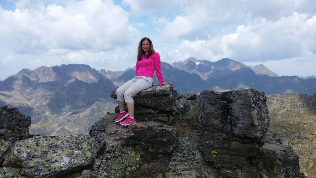 סוף הוא תמיד התחלה של משהו אחר by yuvalim ramla - Illustrated by צוות מורי בית ספר יובלים - Ourboox.com